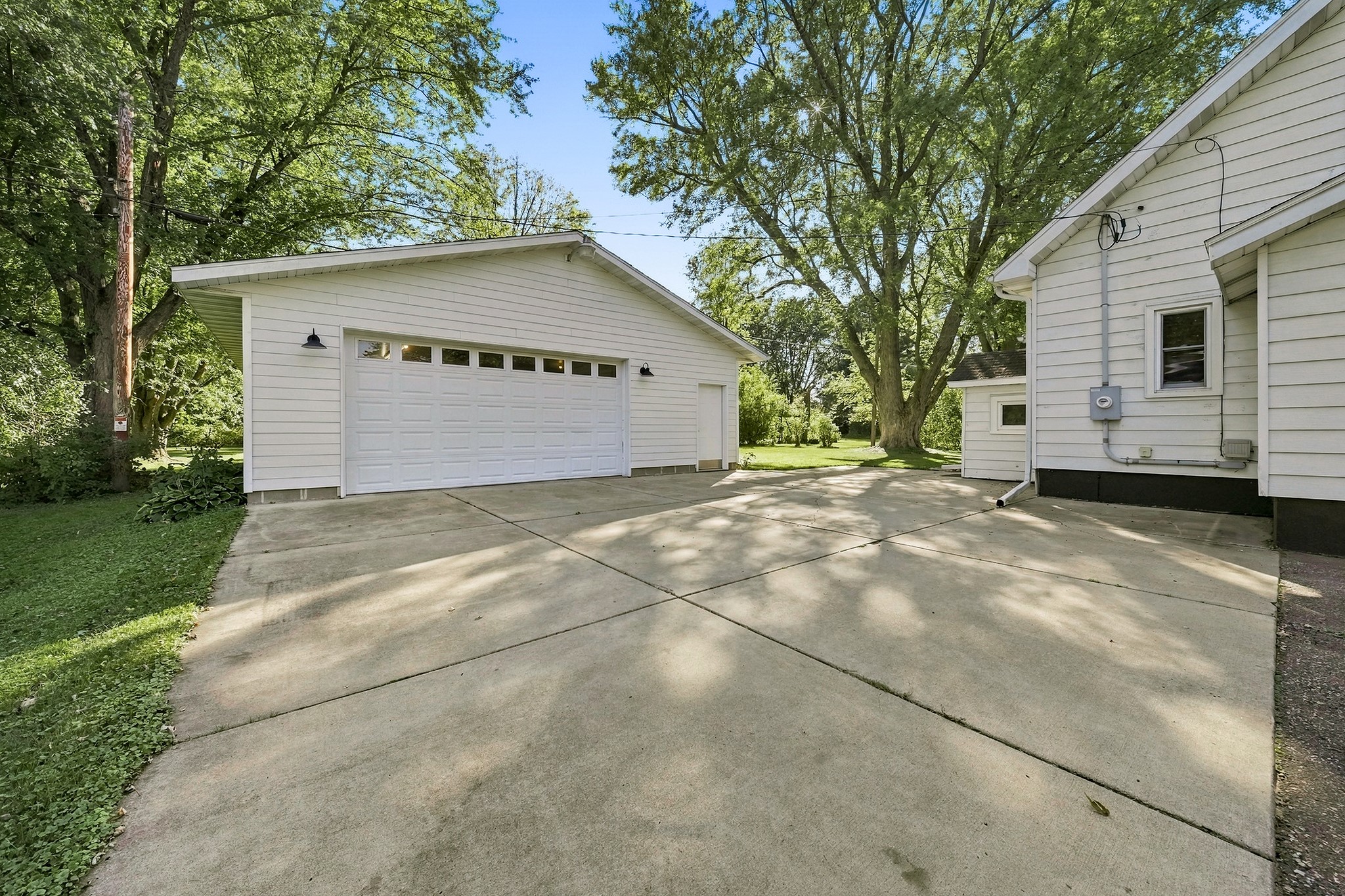 300 Elm Avenue W Property Photo 41