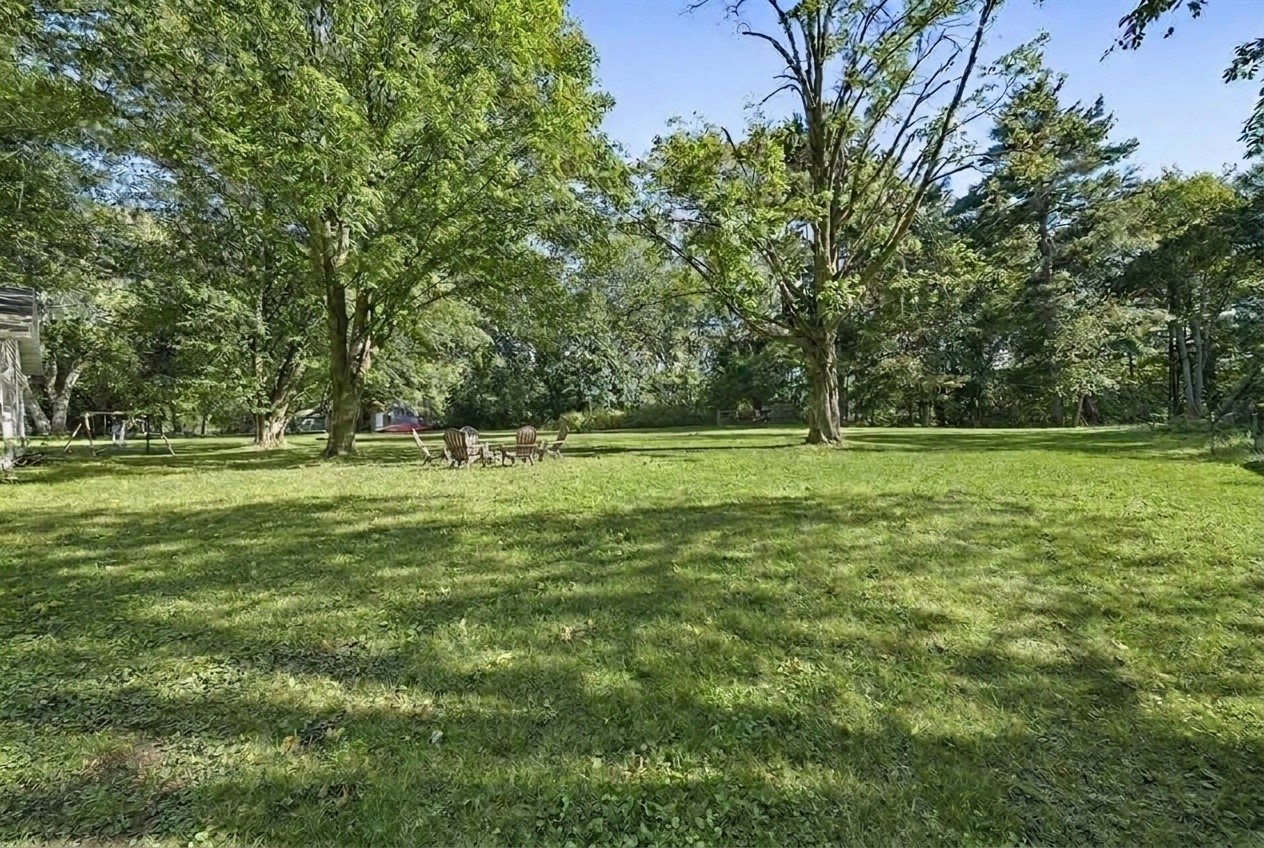 300 Elm Avenue W Property Photo 45