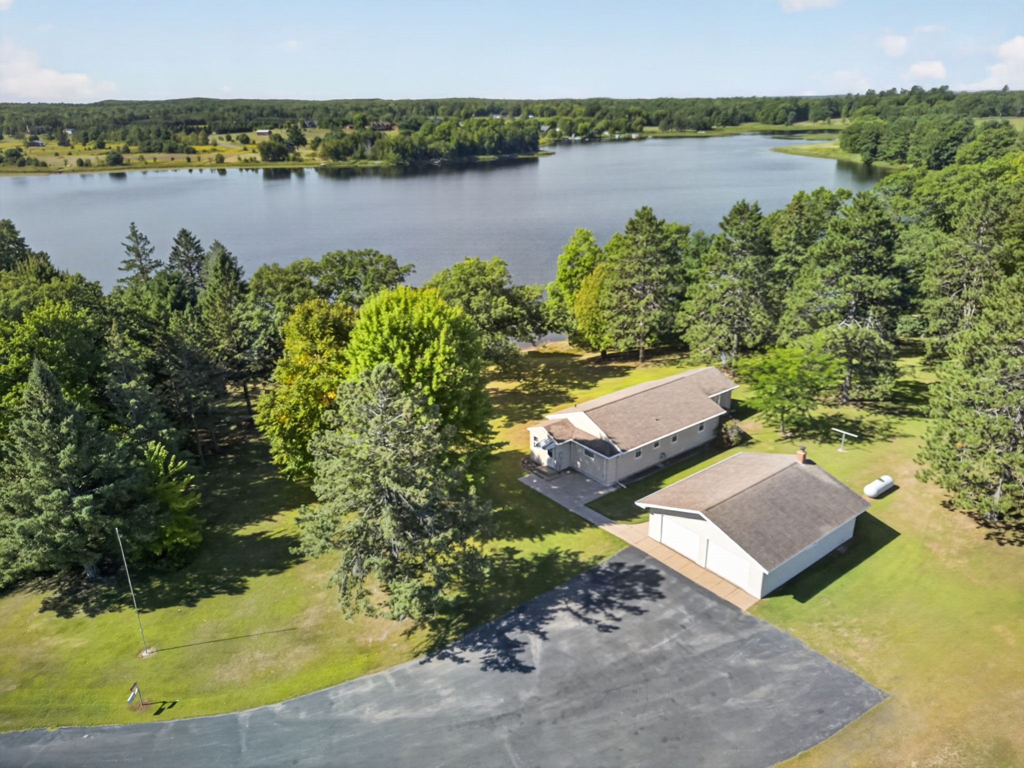 2513 E Grenquist Lake Lane Property Photo 10