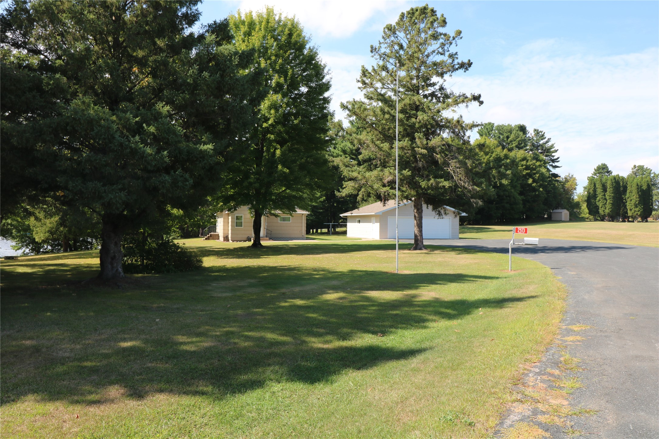 2513 E Grenquist Lake Lane Property Photo 21
