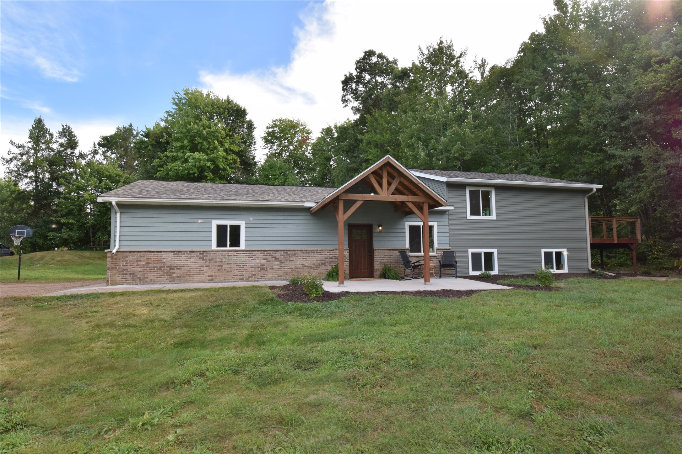 6595 Pike Bend Road Property Photo 1