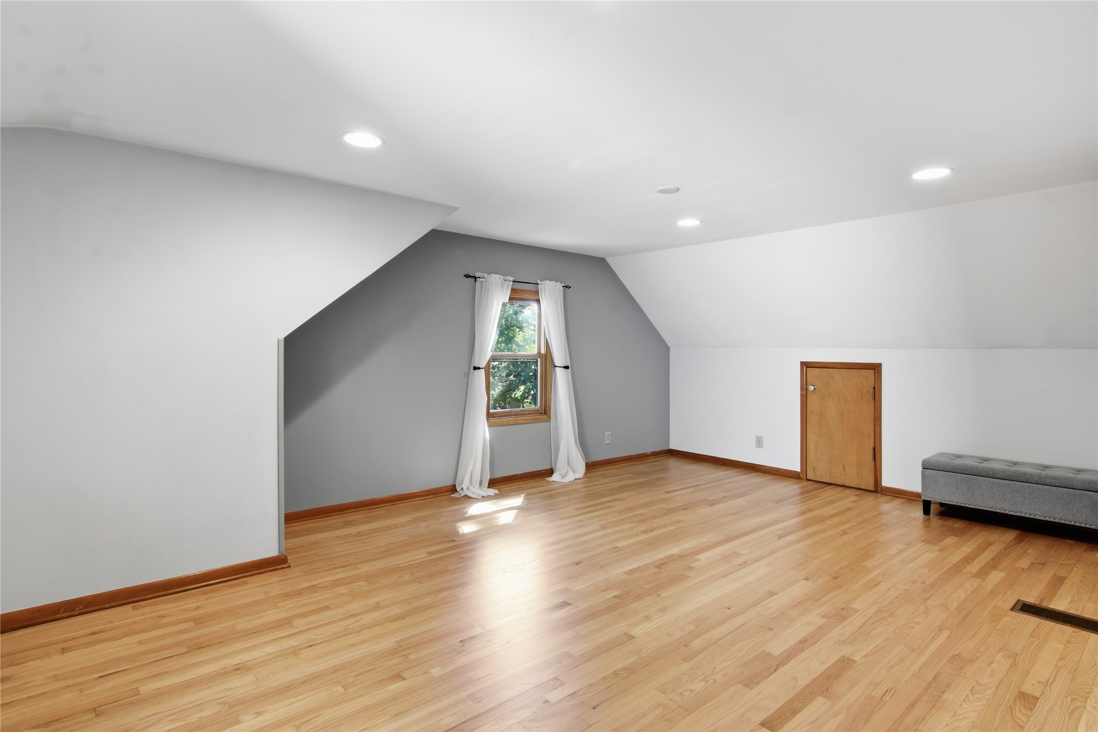 4020 Clay Street Property Photo 19