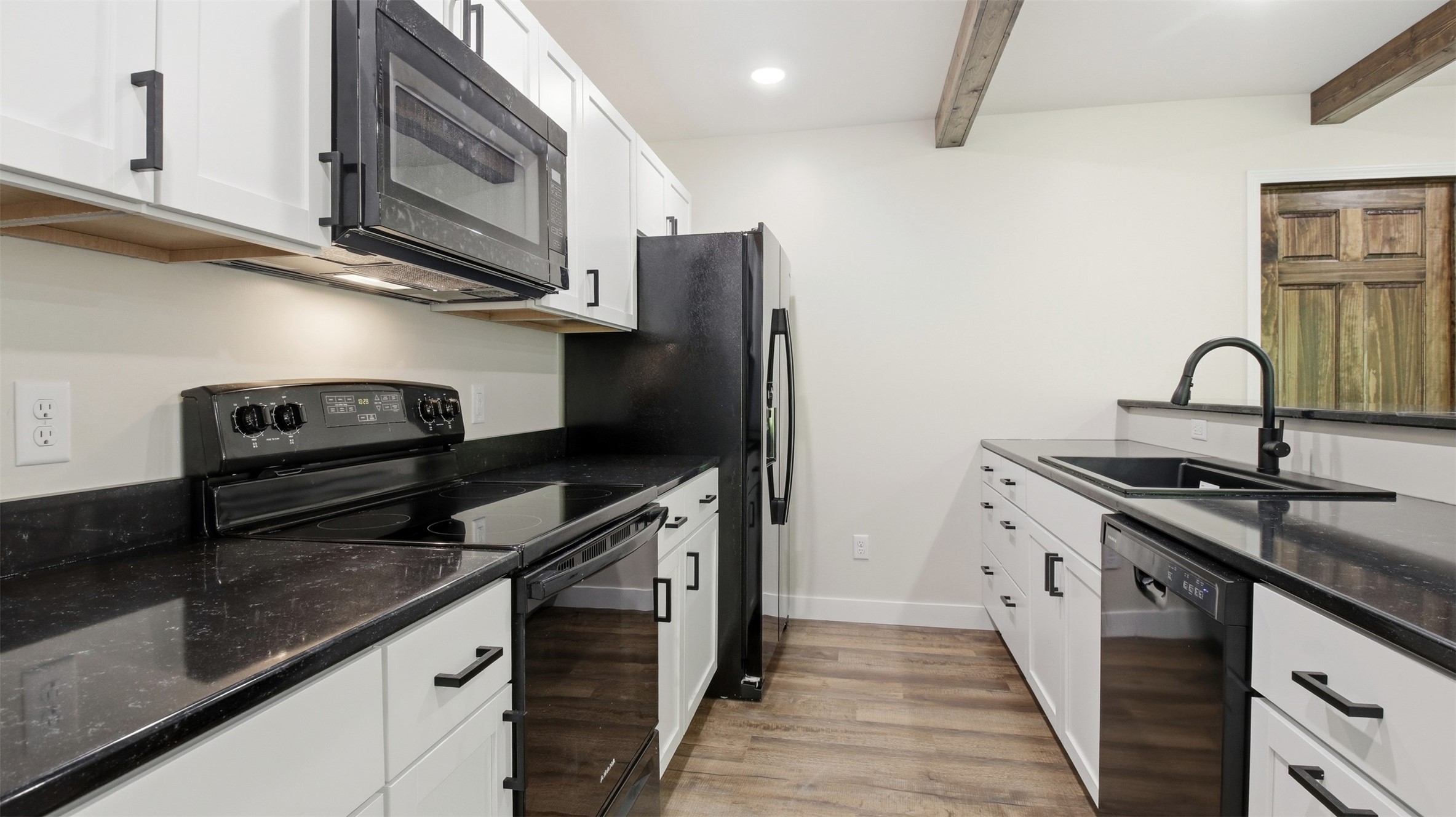6040n Robin Lane Property Photo 14