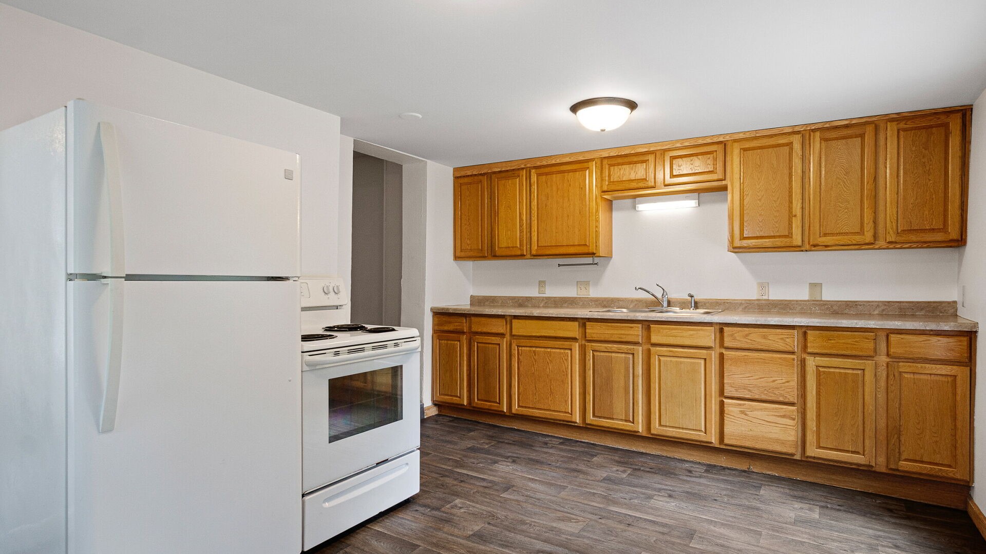 1315 11th Street E Property Photo 3
