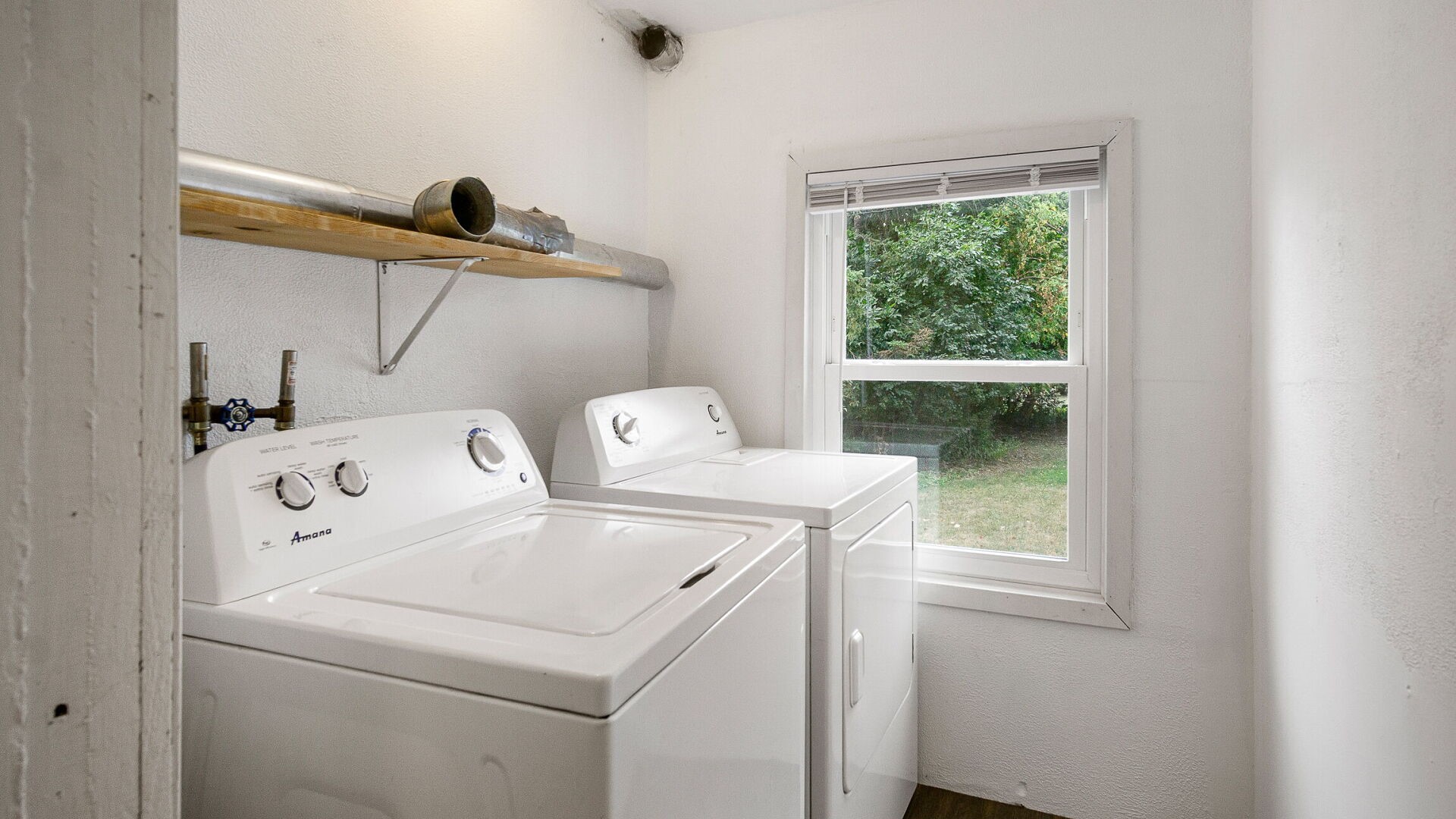 1315 11th Street E Property Photo 14