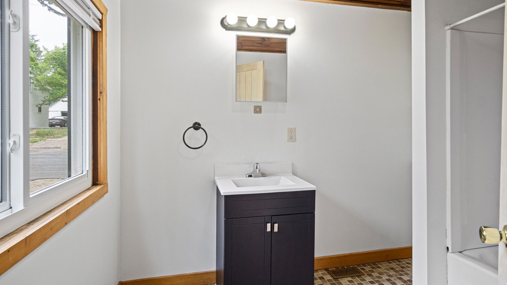 1315 11th Street E Property Photo 19