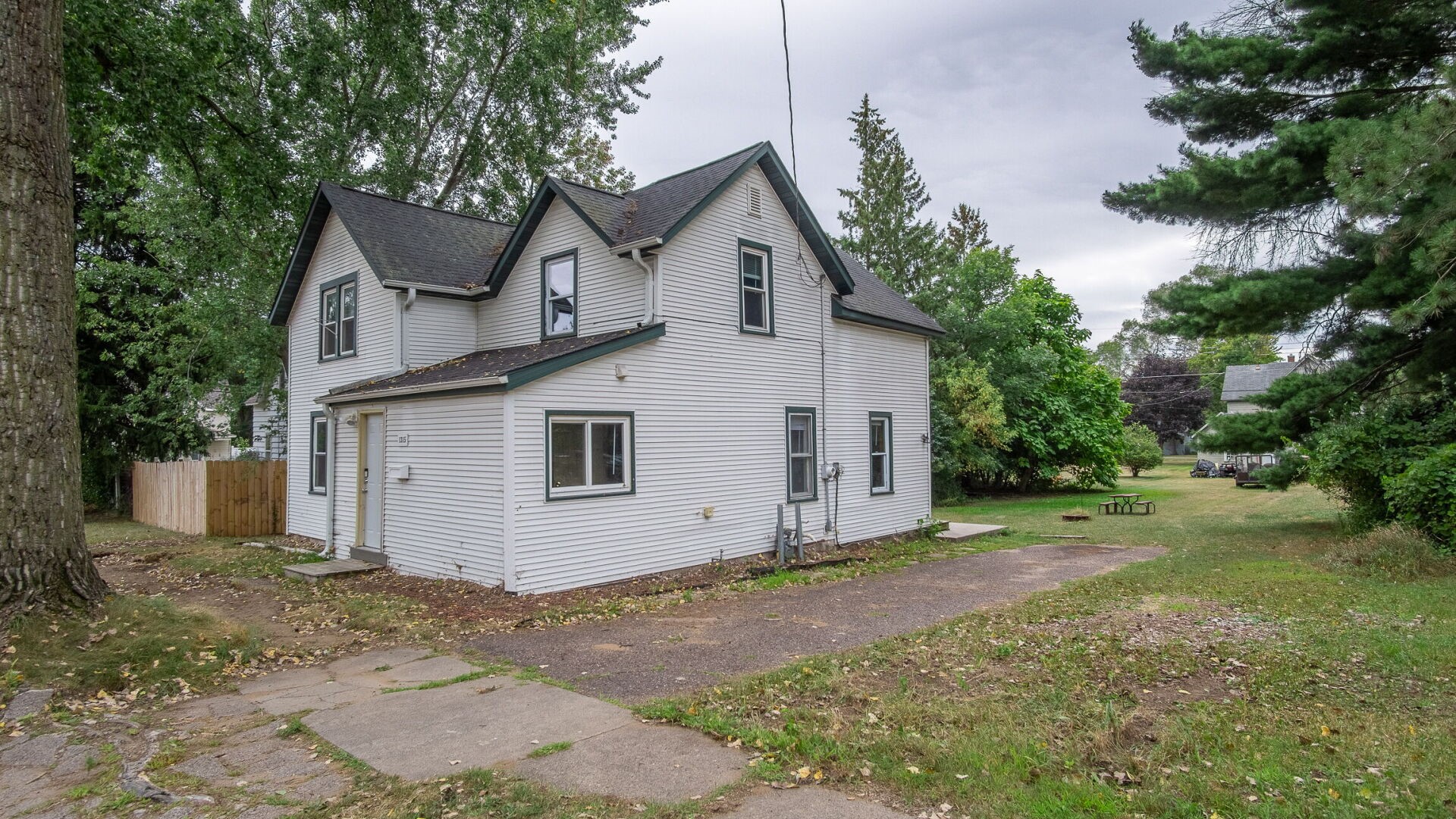 1315 11th Street E Property Photo 31