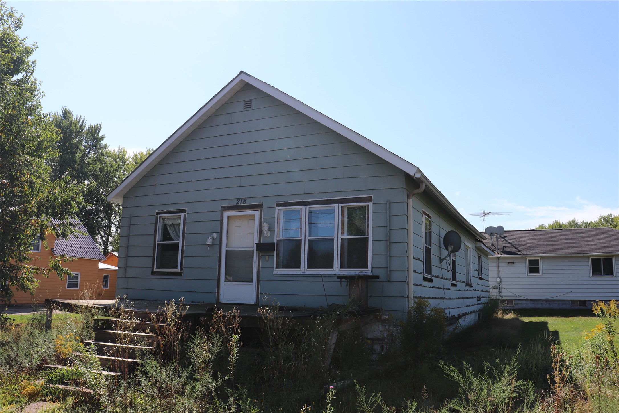 218 E Main Street Property Photo 4
