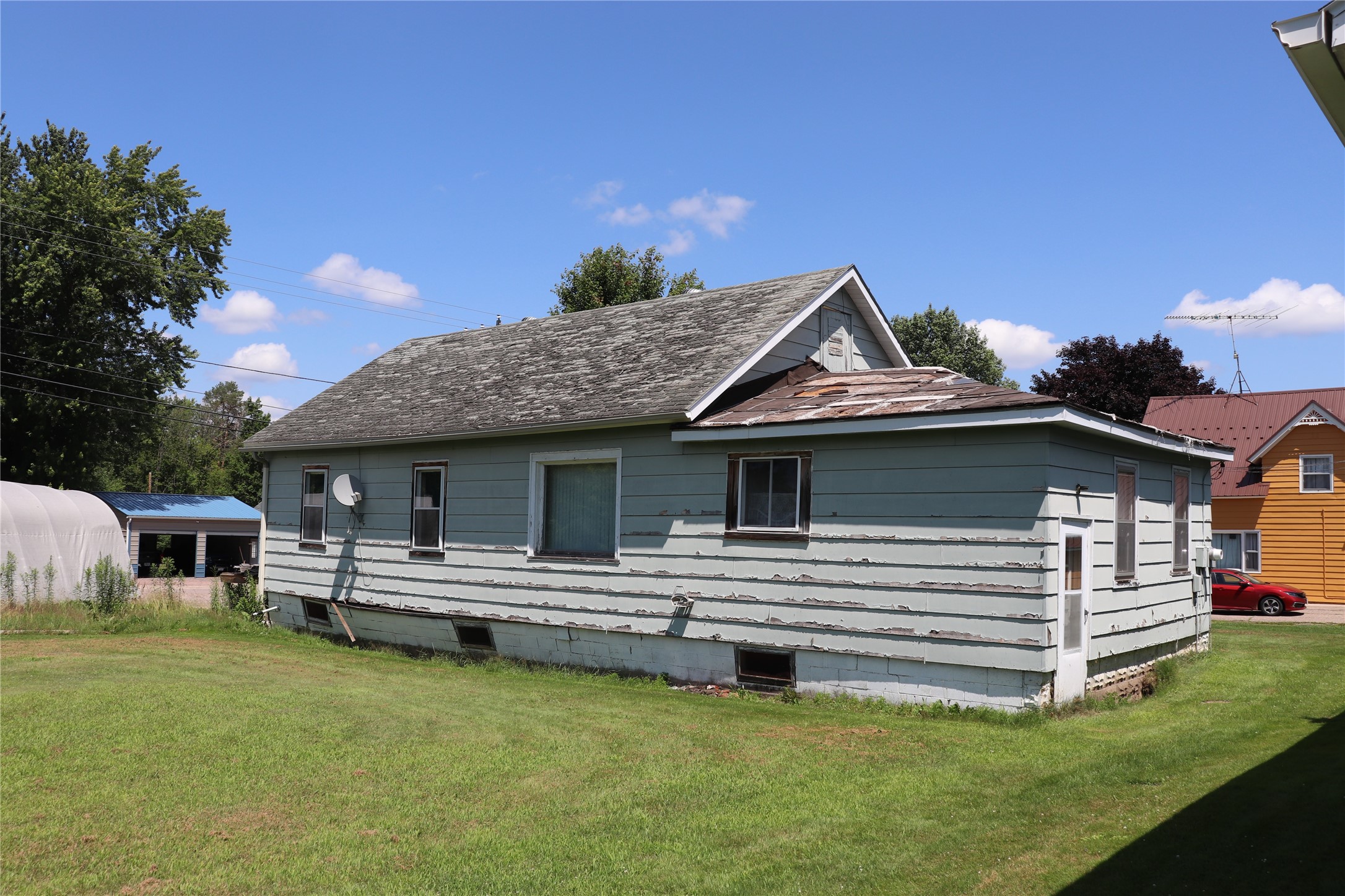 218 E Main Street Property Photo 8