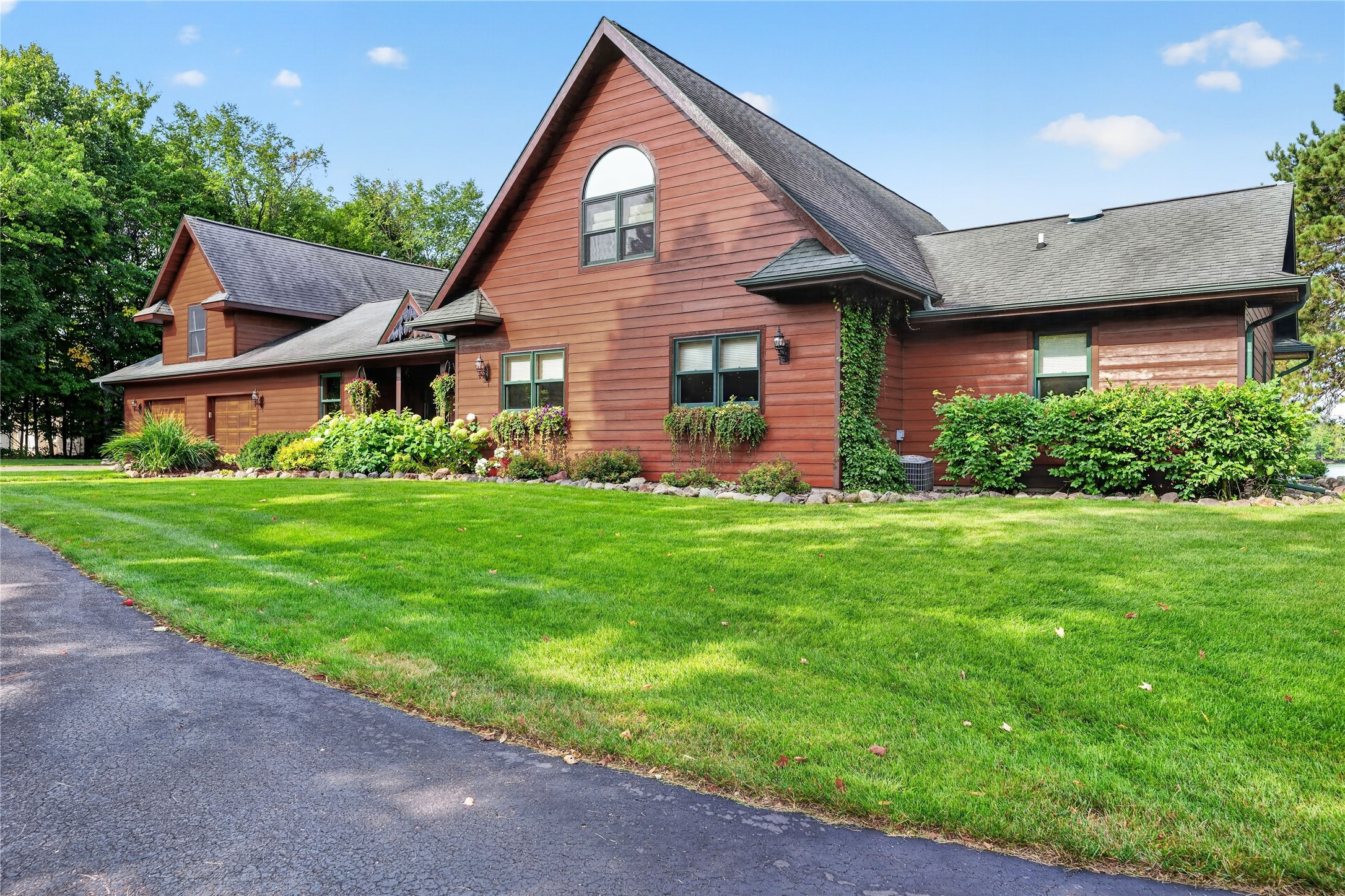 45205 Chicago Avenue Property Photo 4
