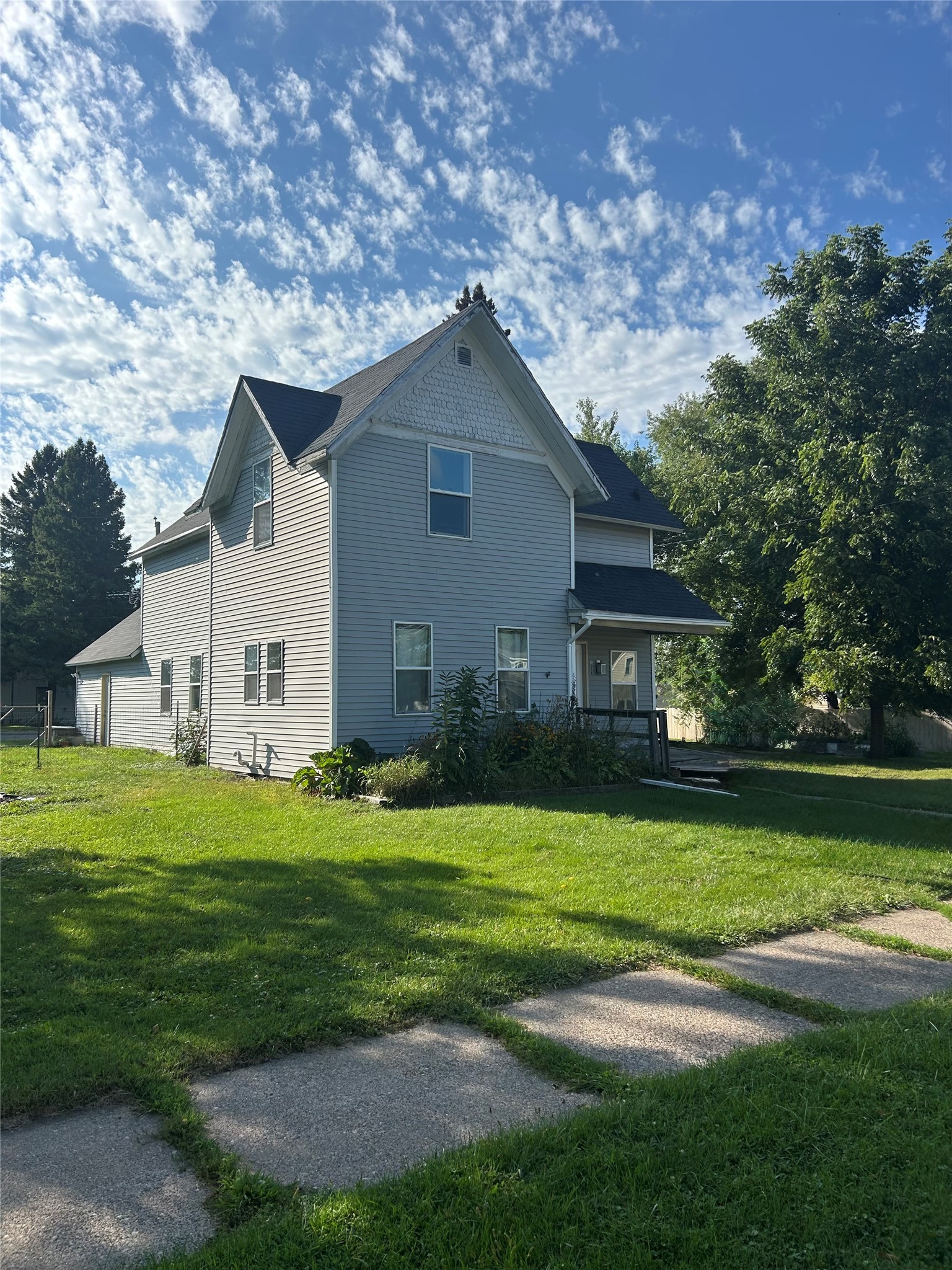 228 Lincoln Street Property Photo 1