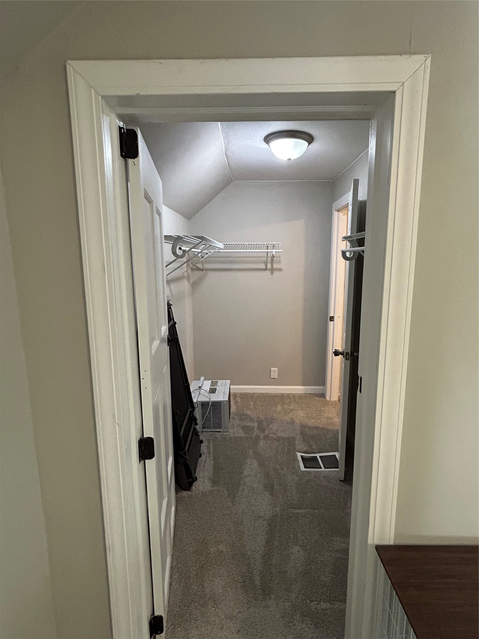 228 Lincoln Street Property Photo 15