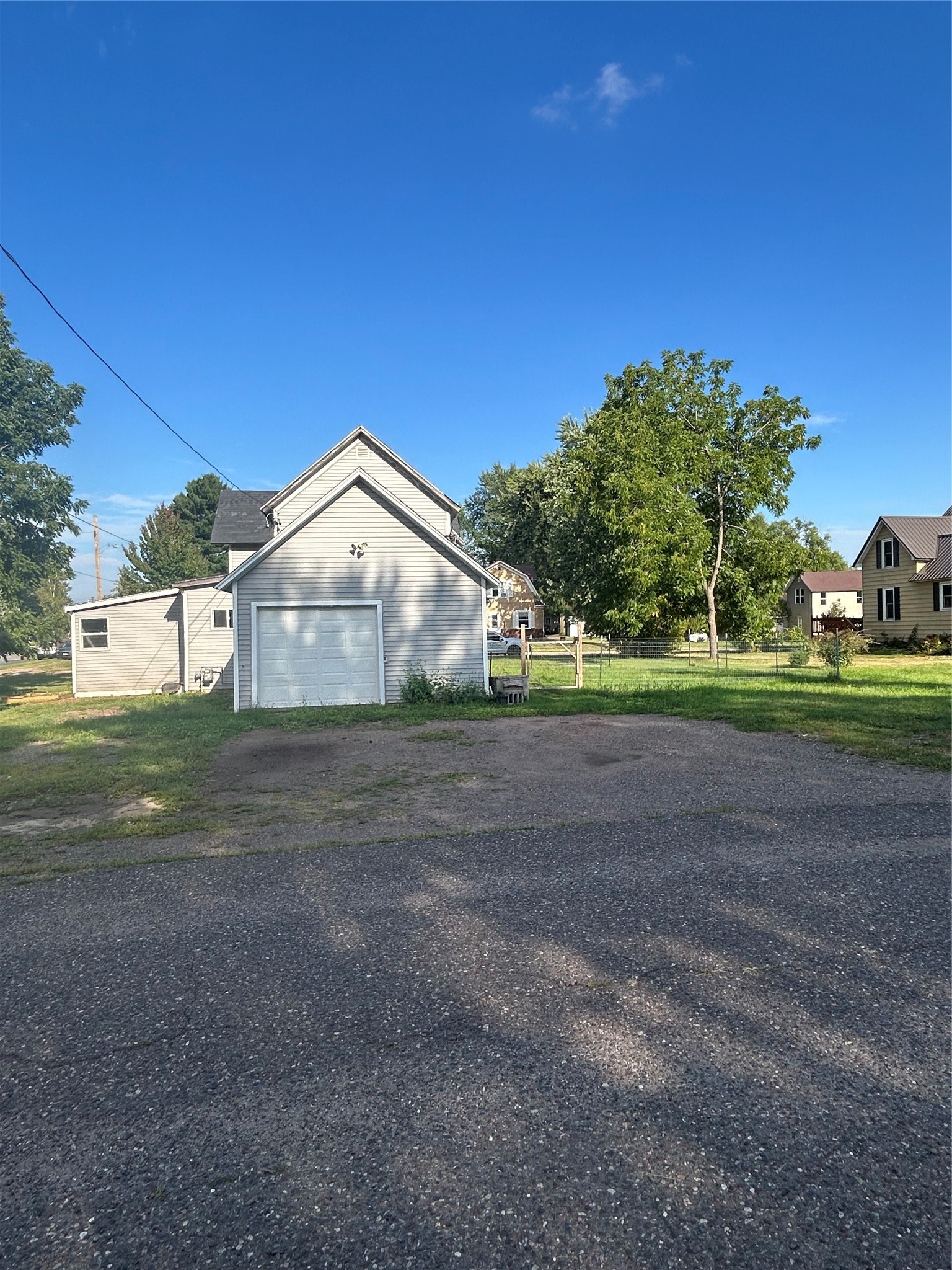 228 Lincoln Street Property Photo 25