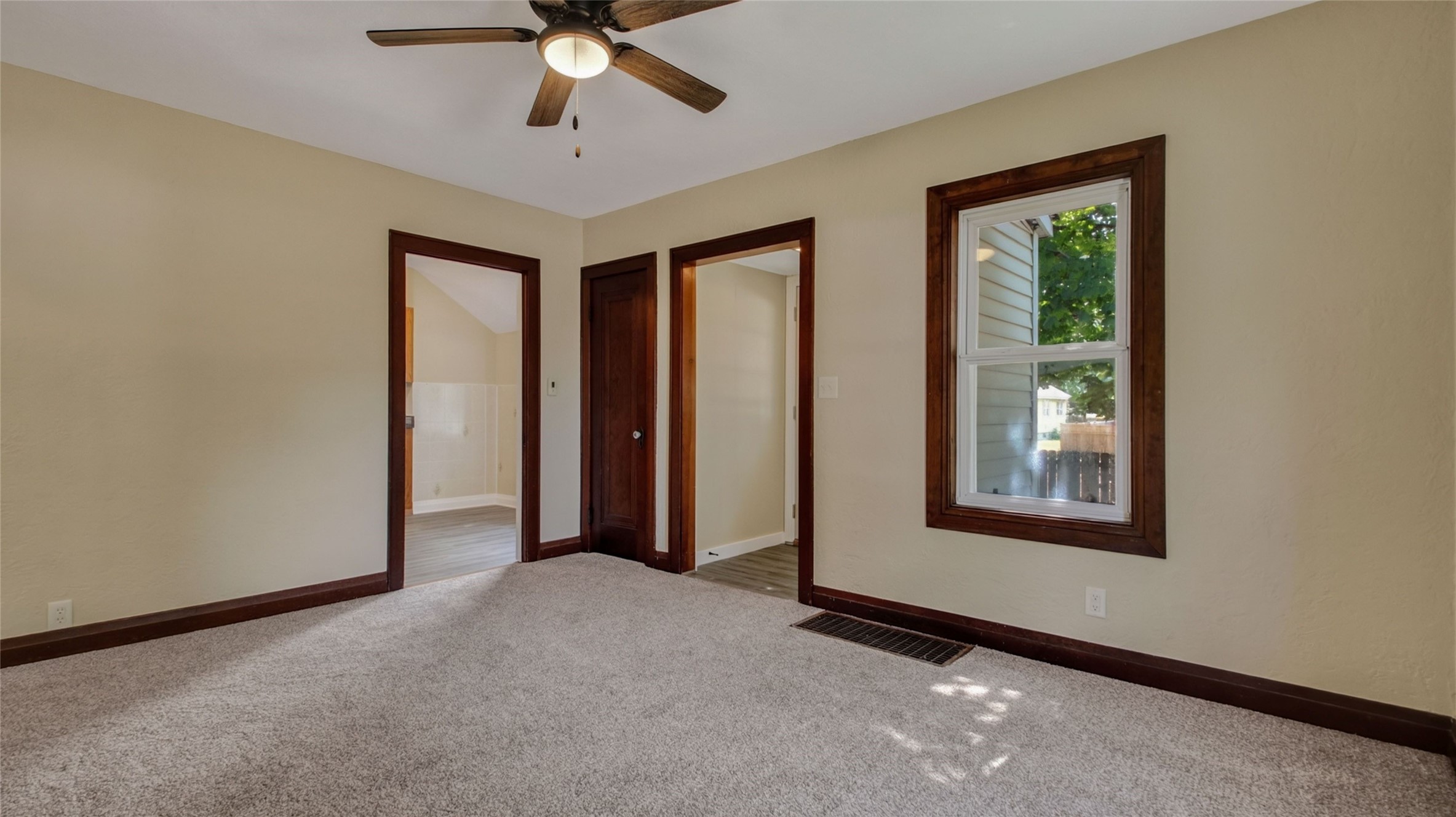 700 Main Street Property Photo 11