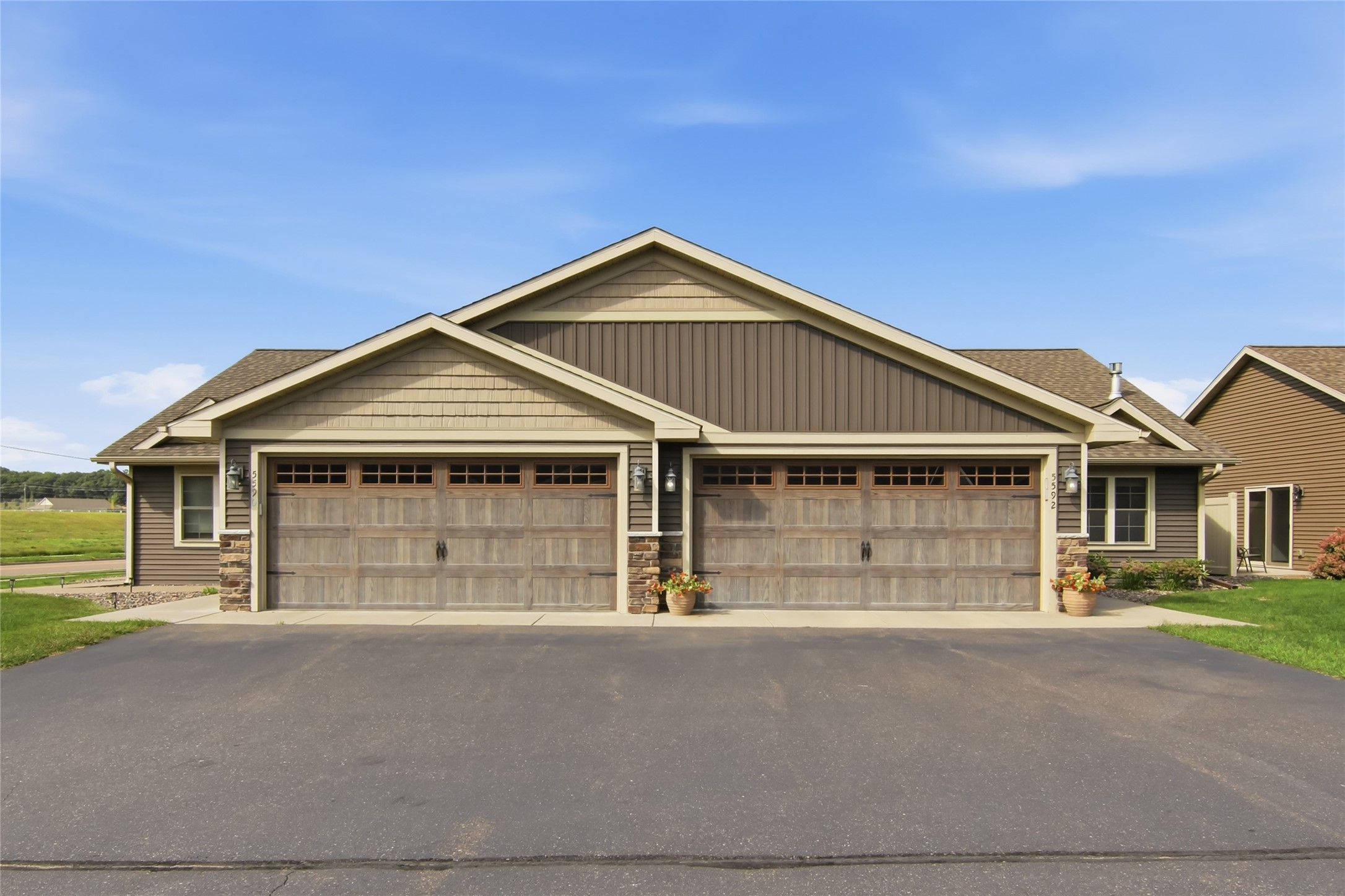 5592 Green Park Drive Property Photo 1