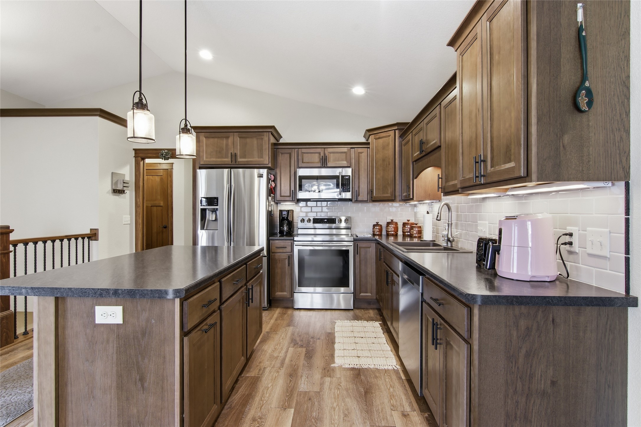 5592 Green Park Drive Property Photo 8