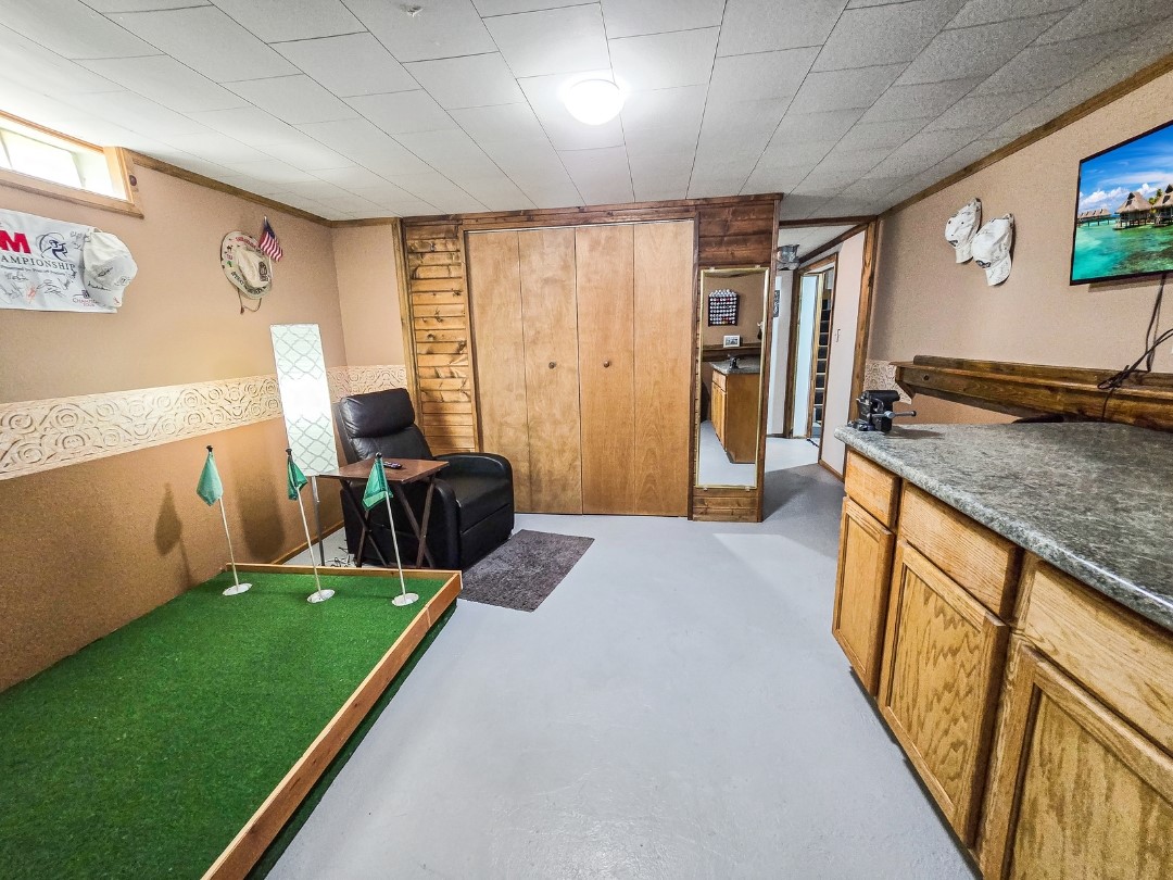 109 N Wisconsin Avenue Property Photo 26