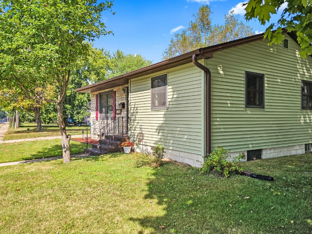 109 N Wisconsin Avenue Property Photo 37