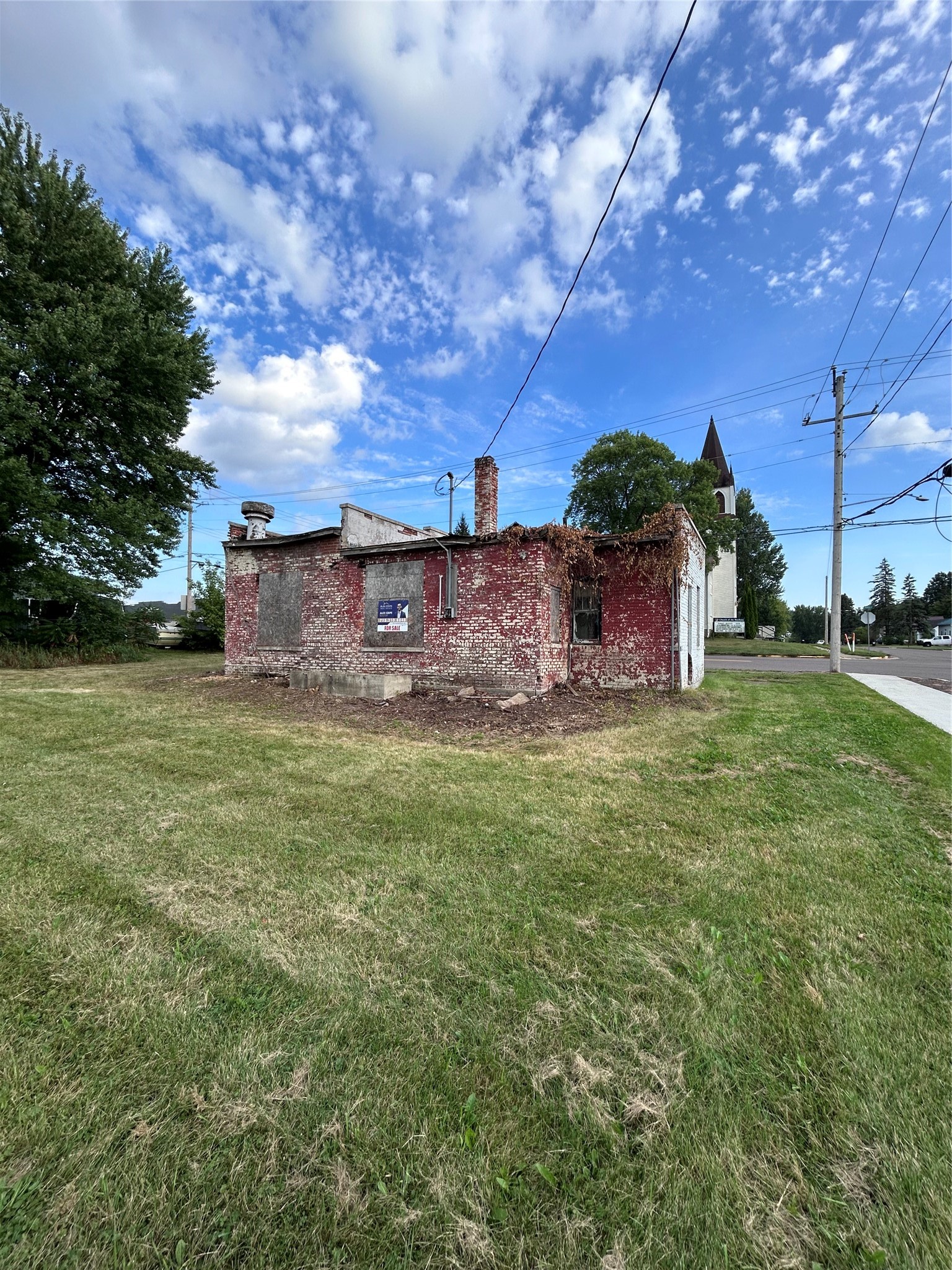 401 E Maple Street Property Photo 8