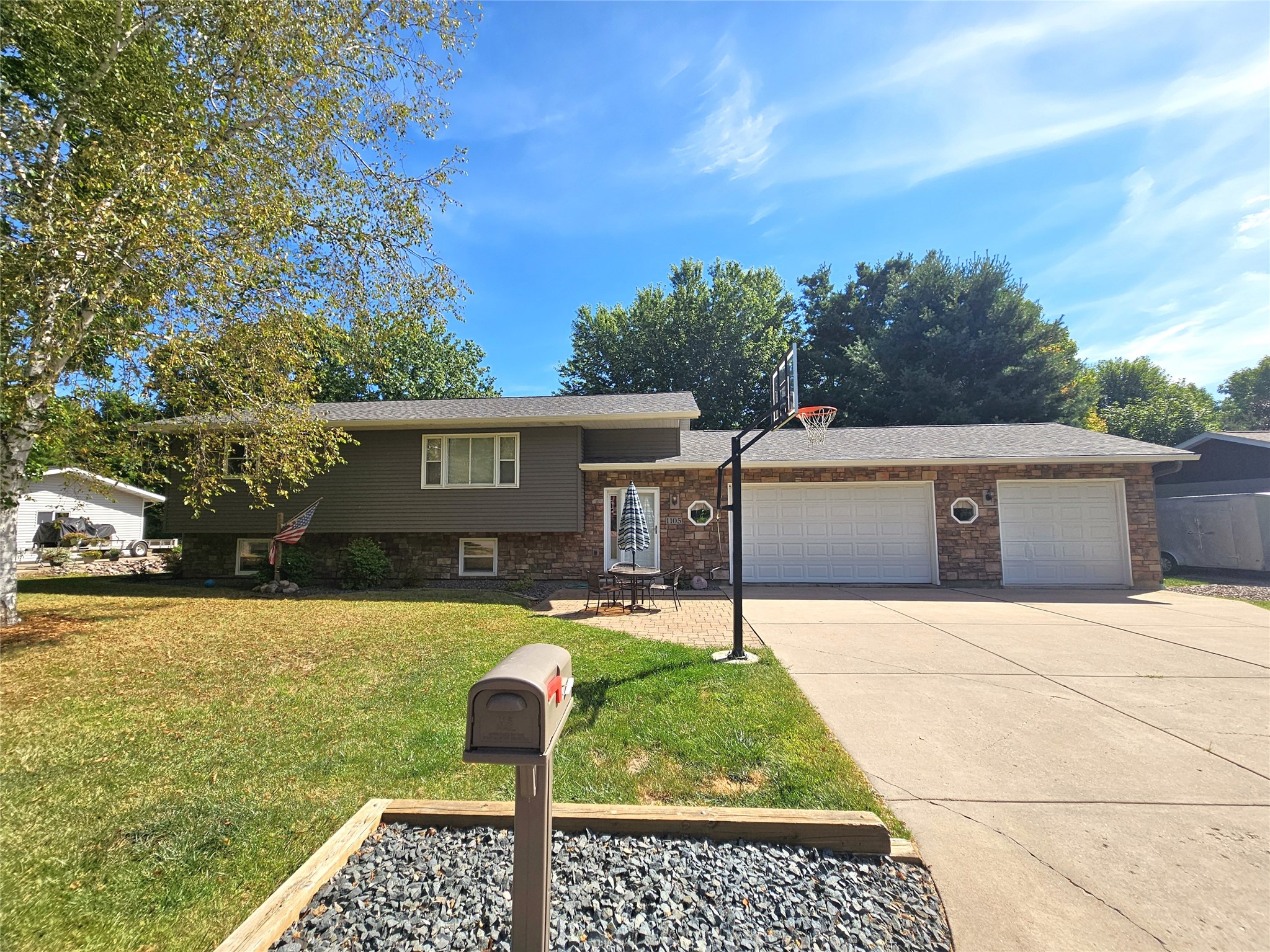 1105 Boehmer Drive Property Photo 2