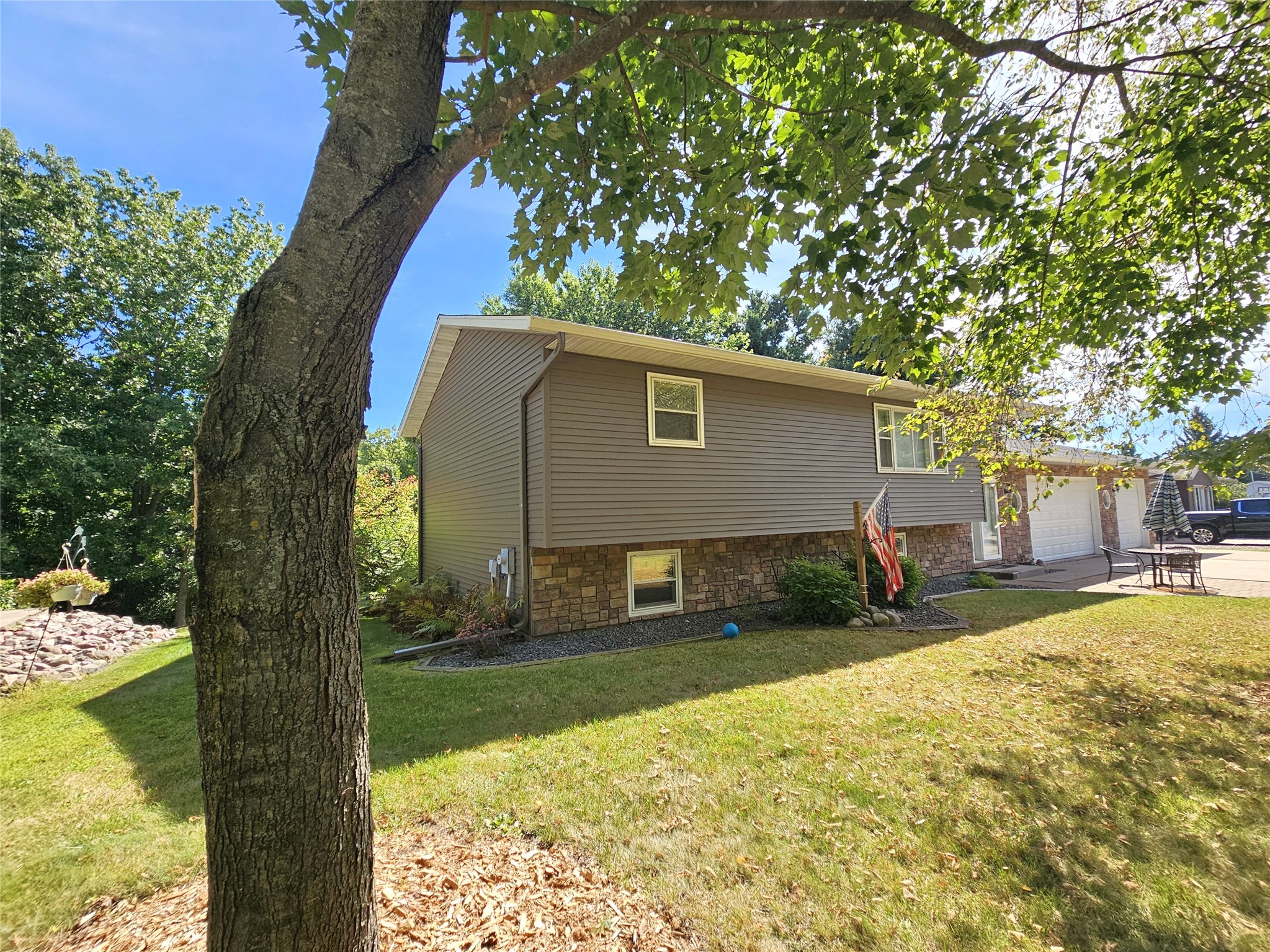 1105 Boehmer Drive Property Photo 3