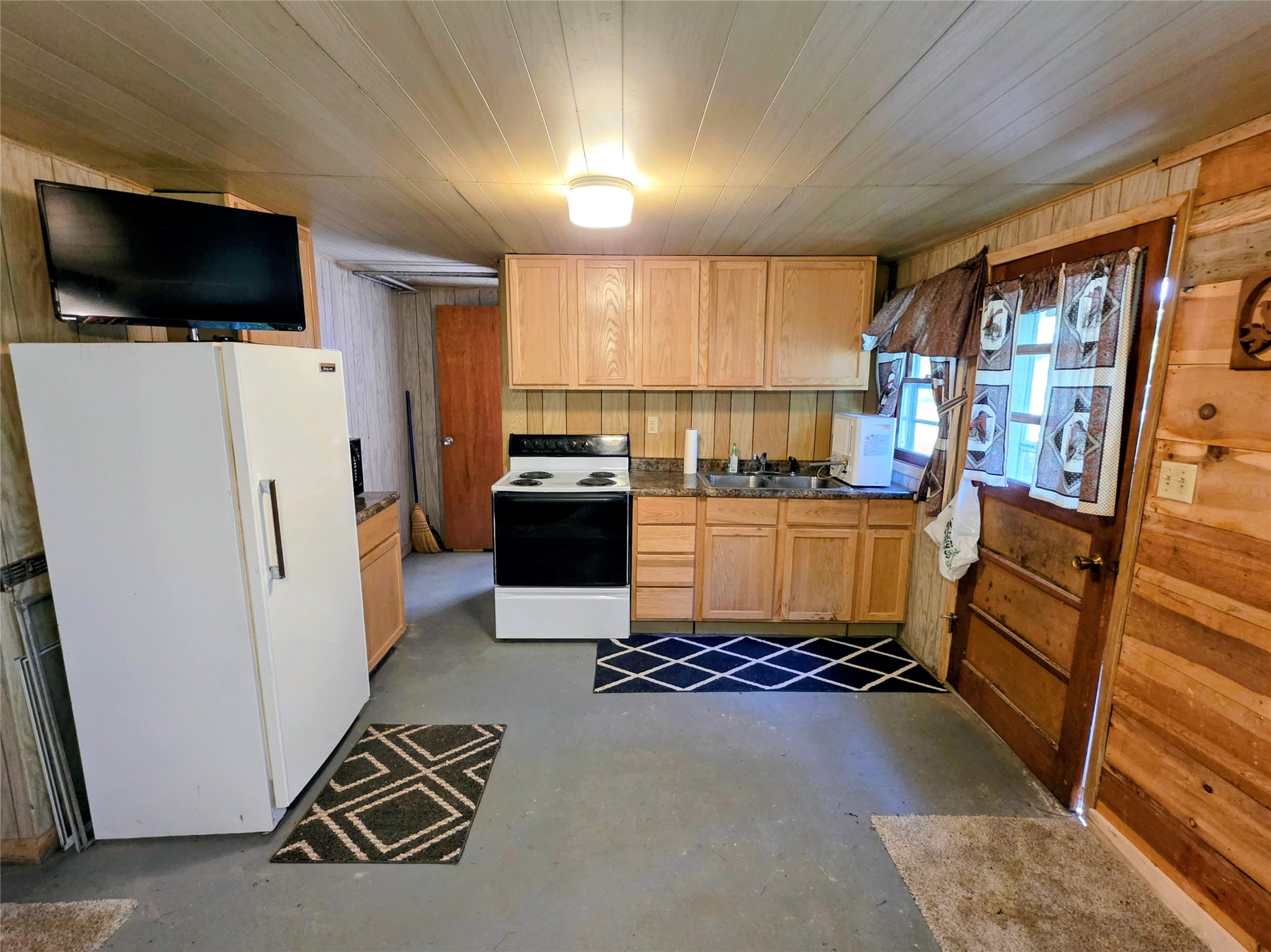 2146 2 1/2 Street A Property Photo 10