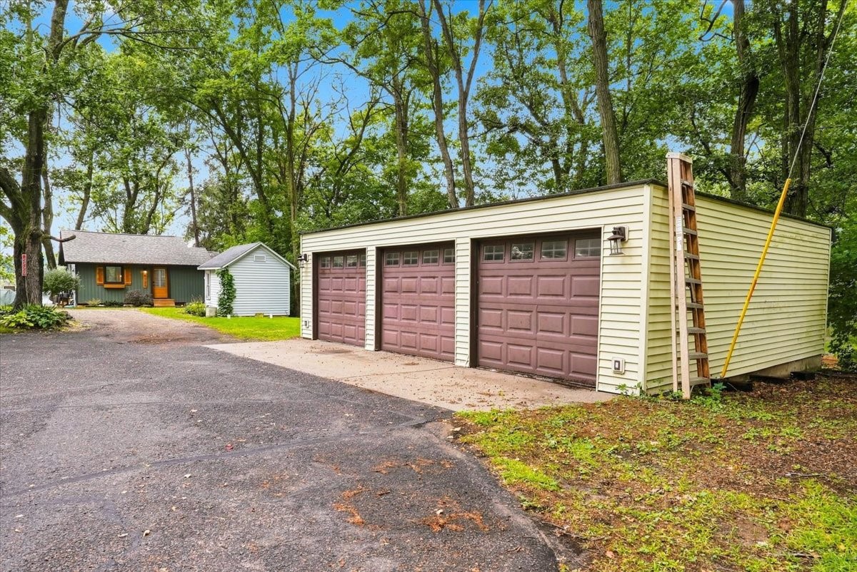 5720 181st Street Property Photo 3