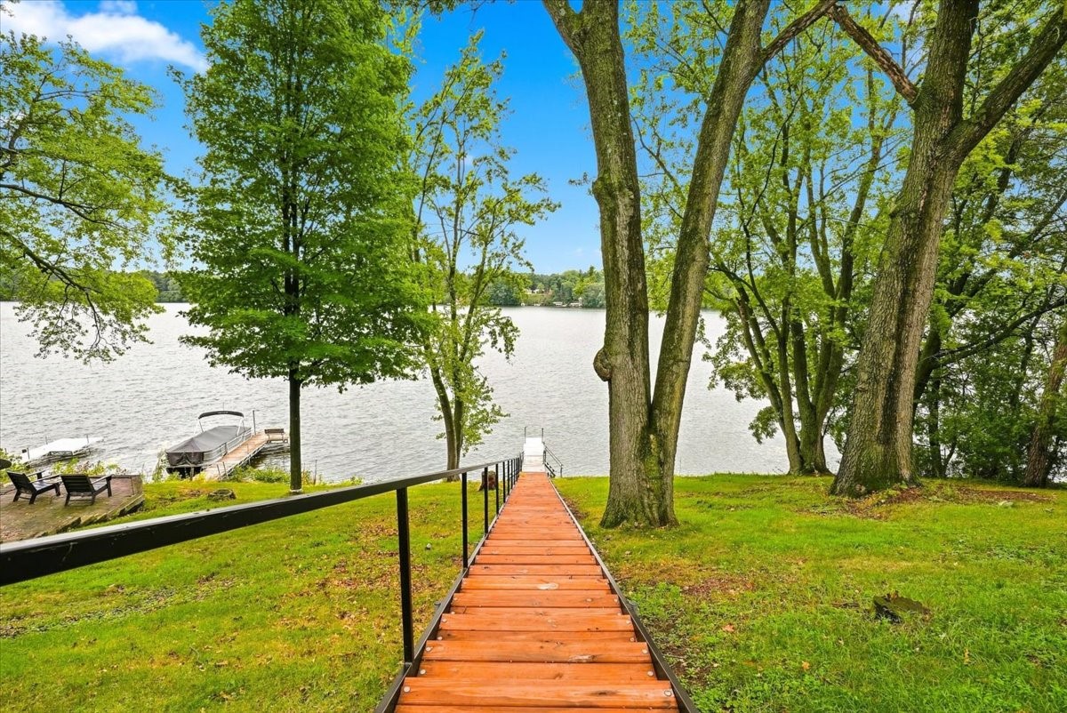 5720 181st Street Property Photo 8