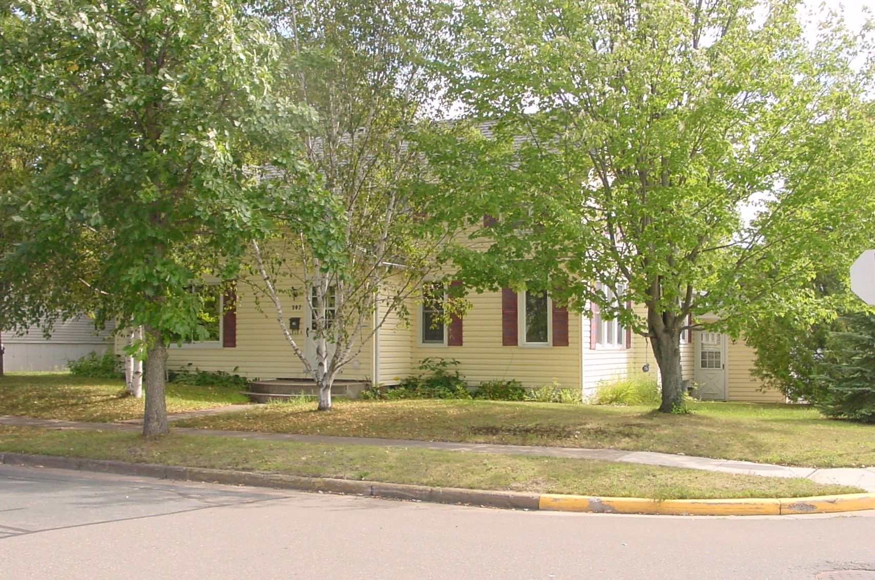502 Lake Avenue E Property Photo 3