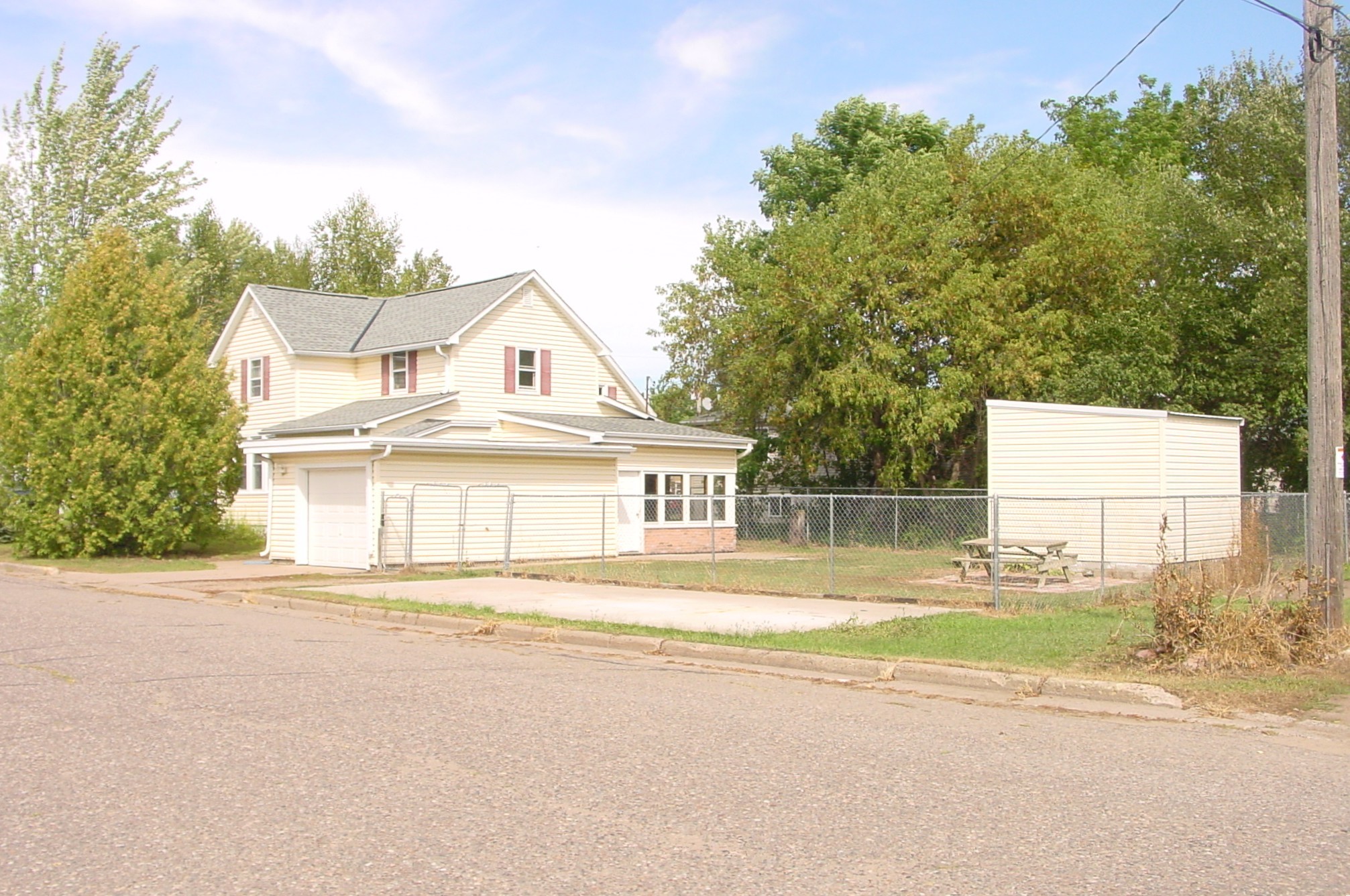 502 Lake Avenue E Property Photo 5