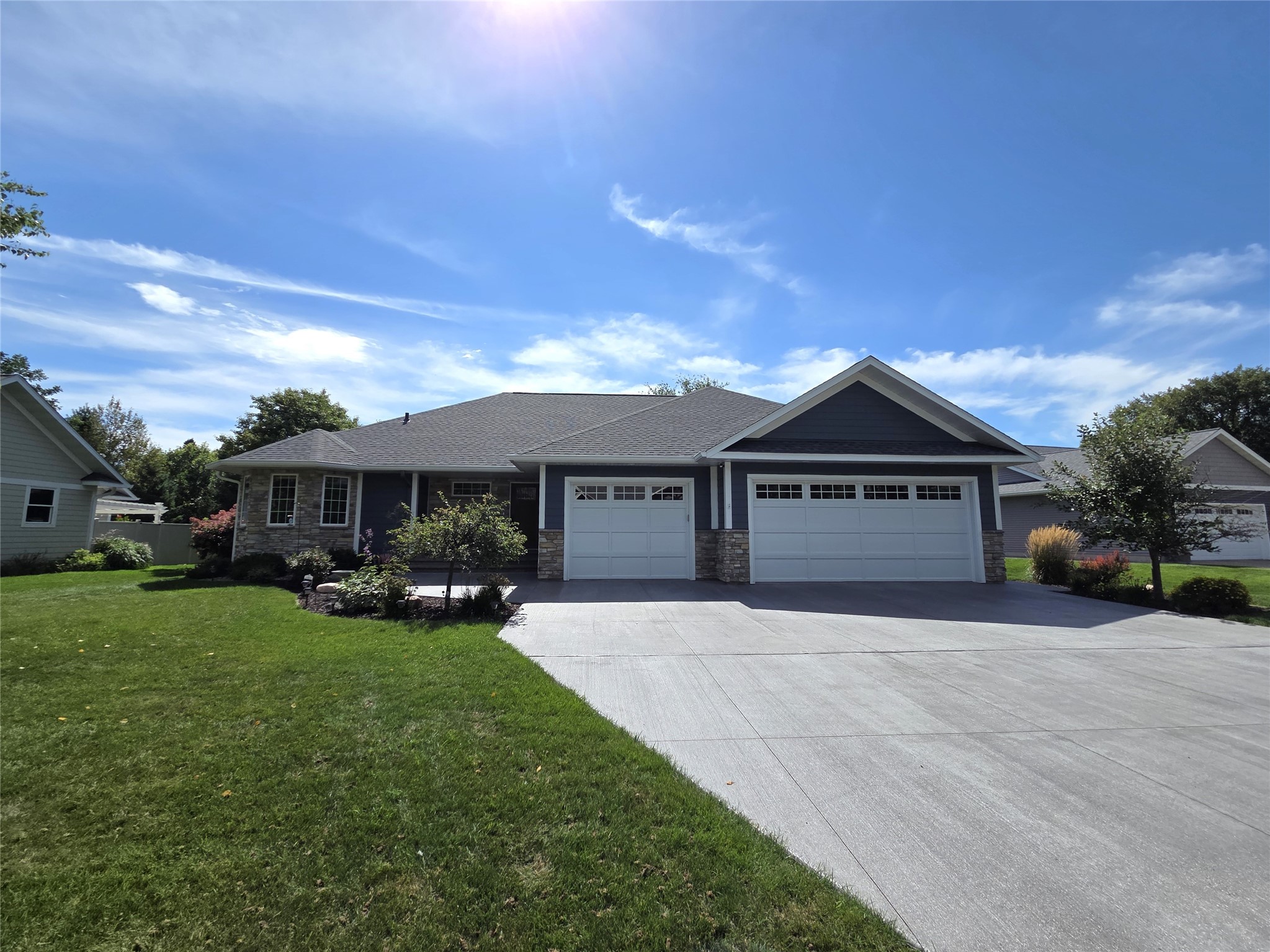 910 Scharbillig Court Property Photo 2