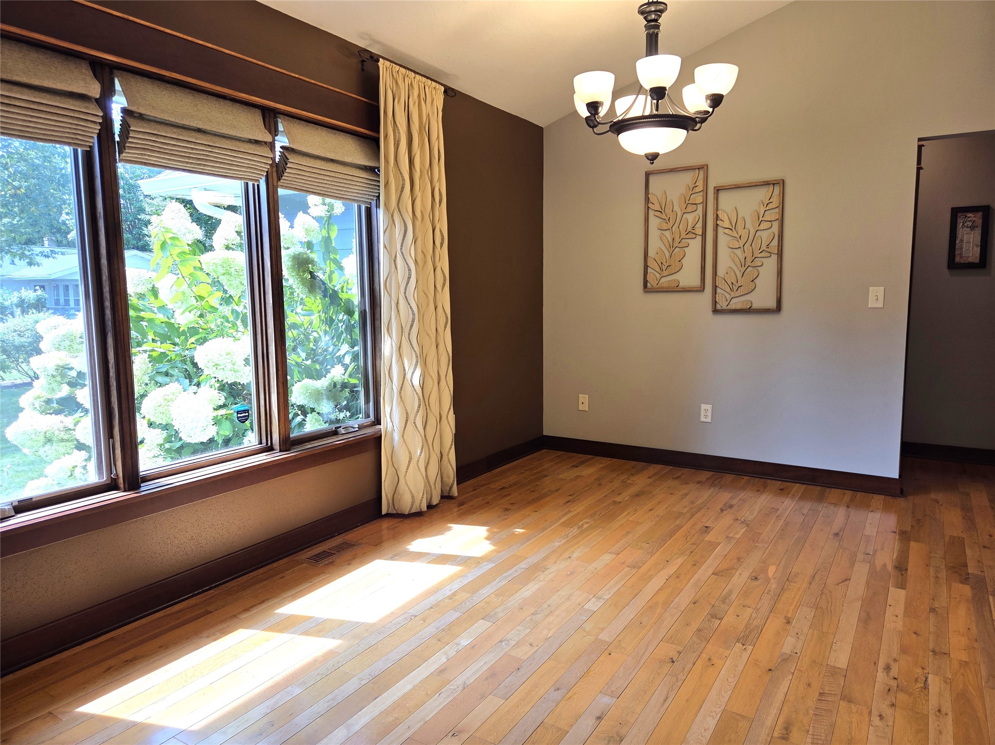 910 Scharbillig Court Property Photo 14