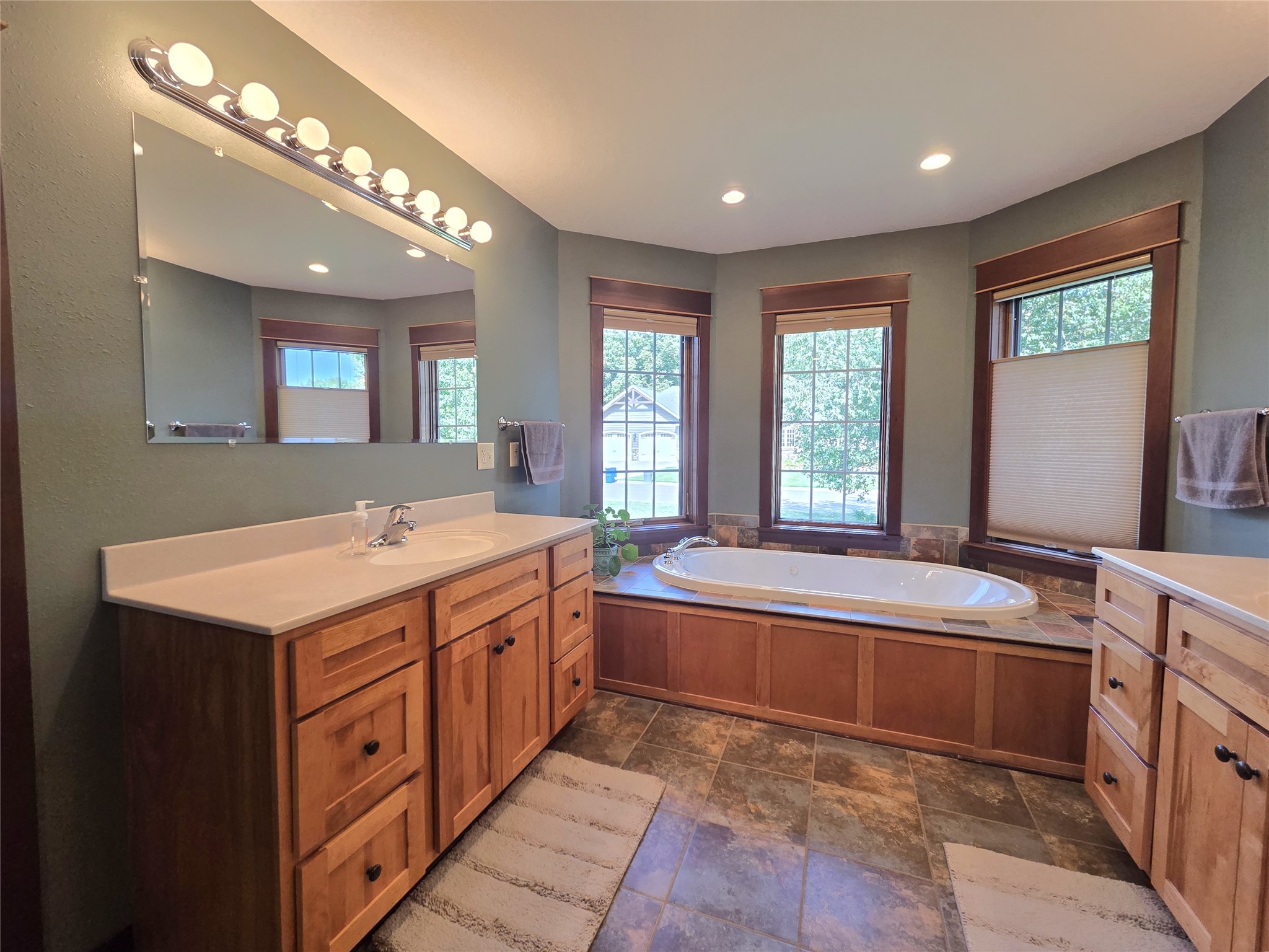 910 Scharbillig Court Property Photo 20
