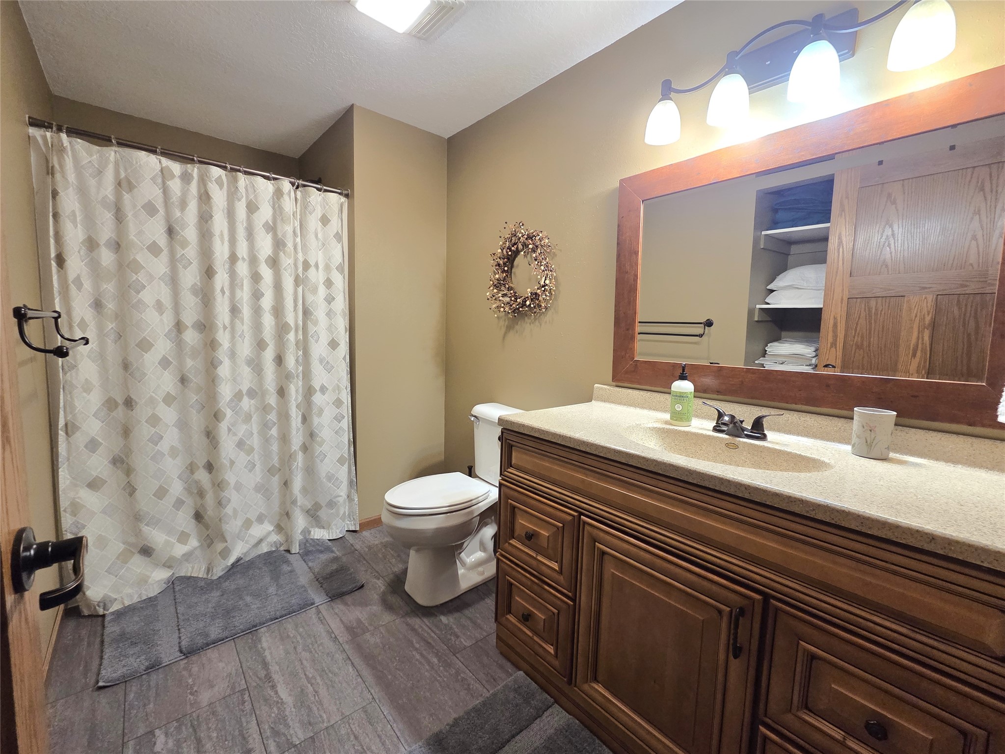 910 Scharbillig Court Property Photo 42