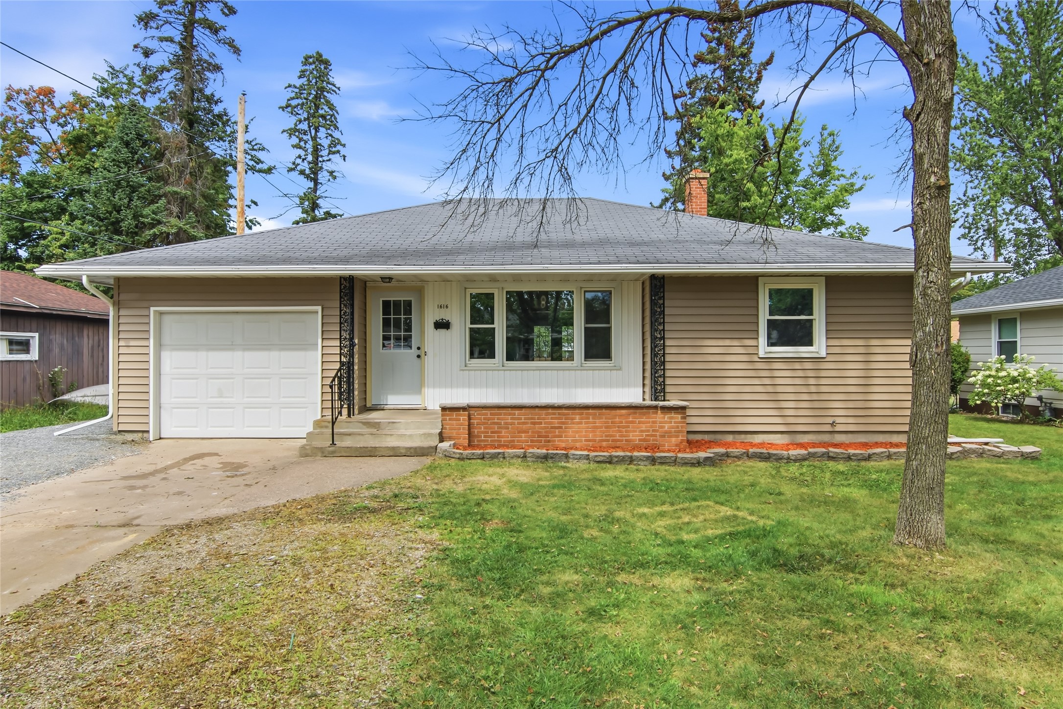 1616 Donald Avenue Property Photo 1