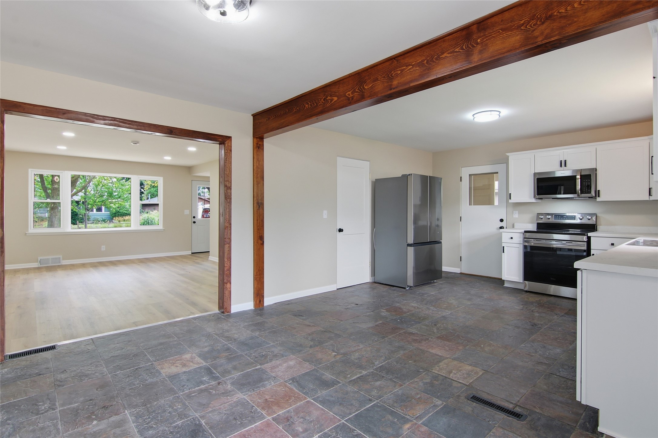 1616 Donald Avenue Property Photo 7