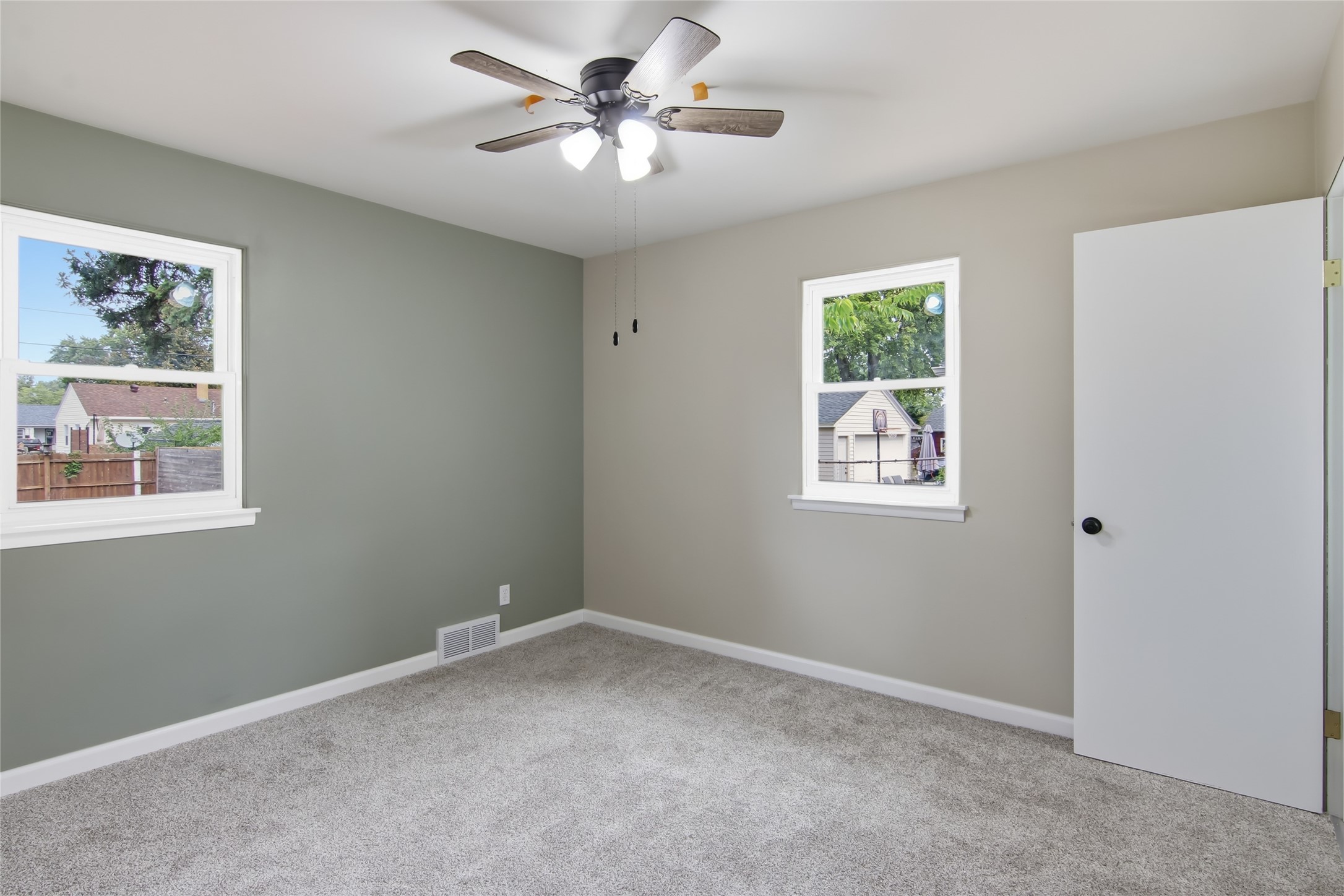 1616 Donald Avenue Property Photo 10