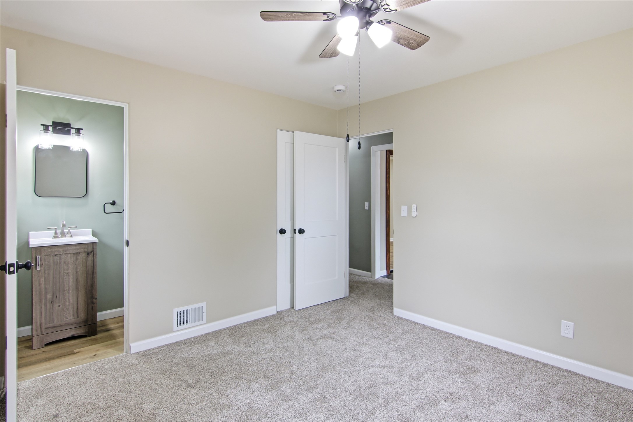 1616 Donald Avenue Property Photo 12