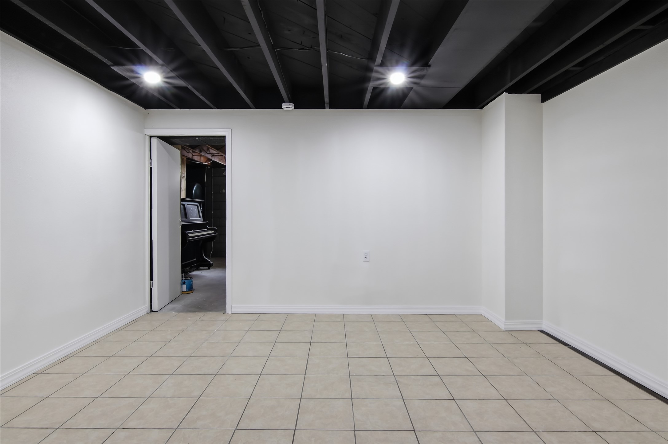 1616 Donald Avenue Property Photo 21