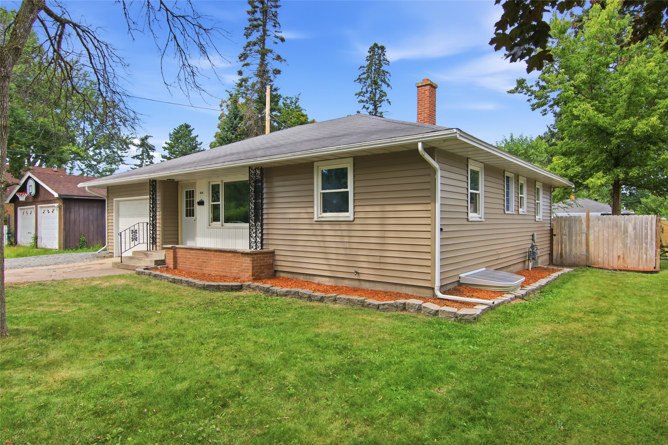1616 Donald Avenue Property Photo 22