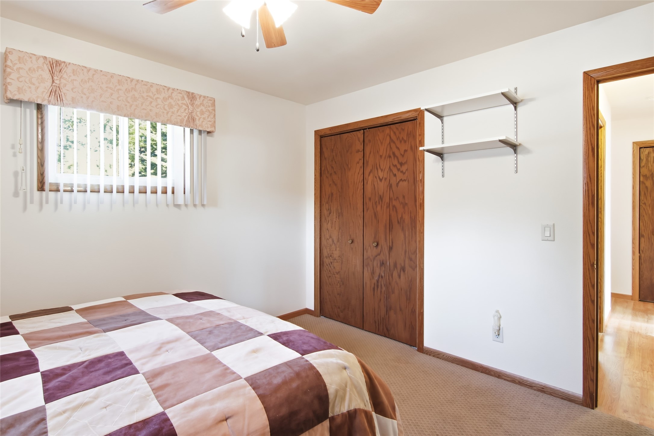 5620 170th Street 5618 Property Photo 8