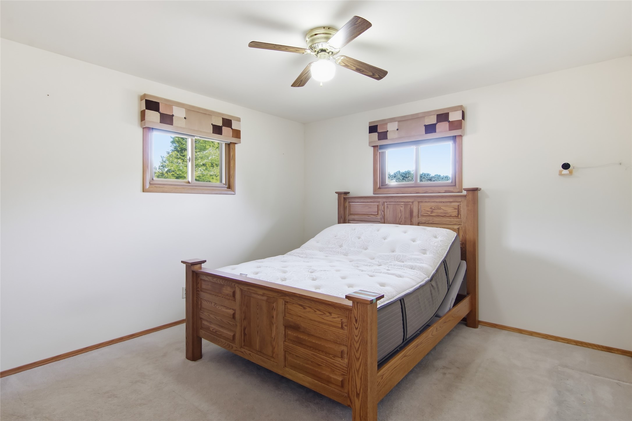 5620 170th Street 5618 Property Photo 13