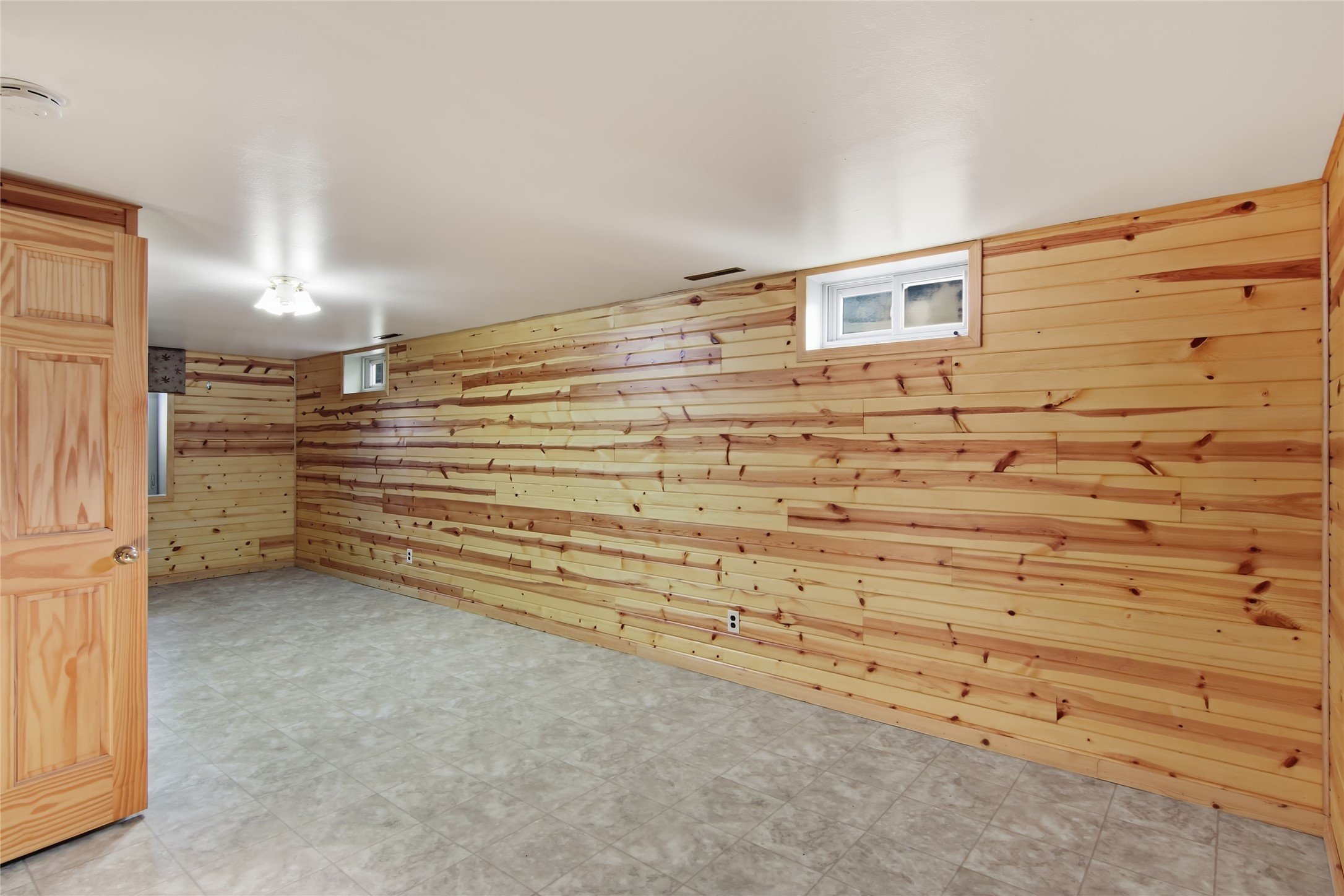 5620 170th Street 5618 Property Photo 15