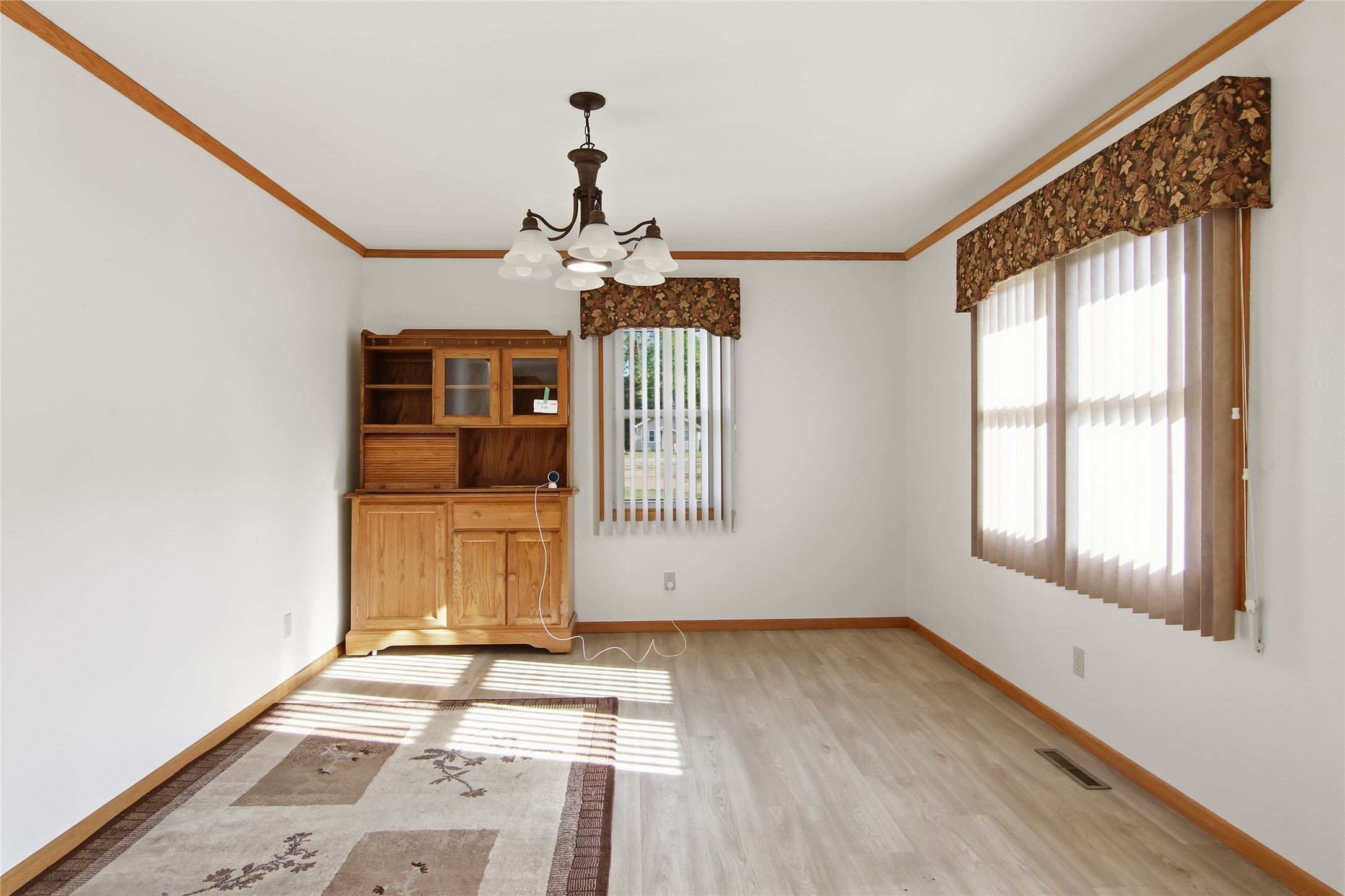 5620 170th Street 5618 Property Photo 20
