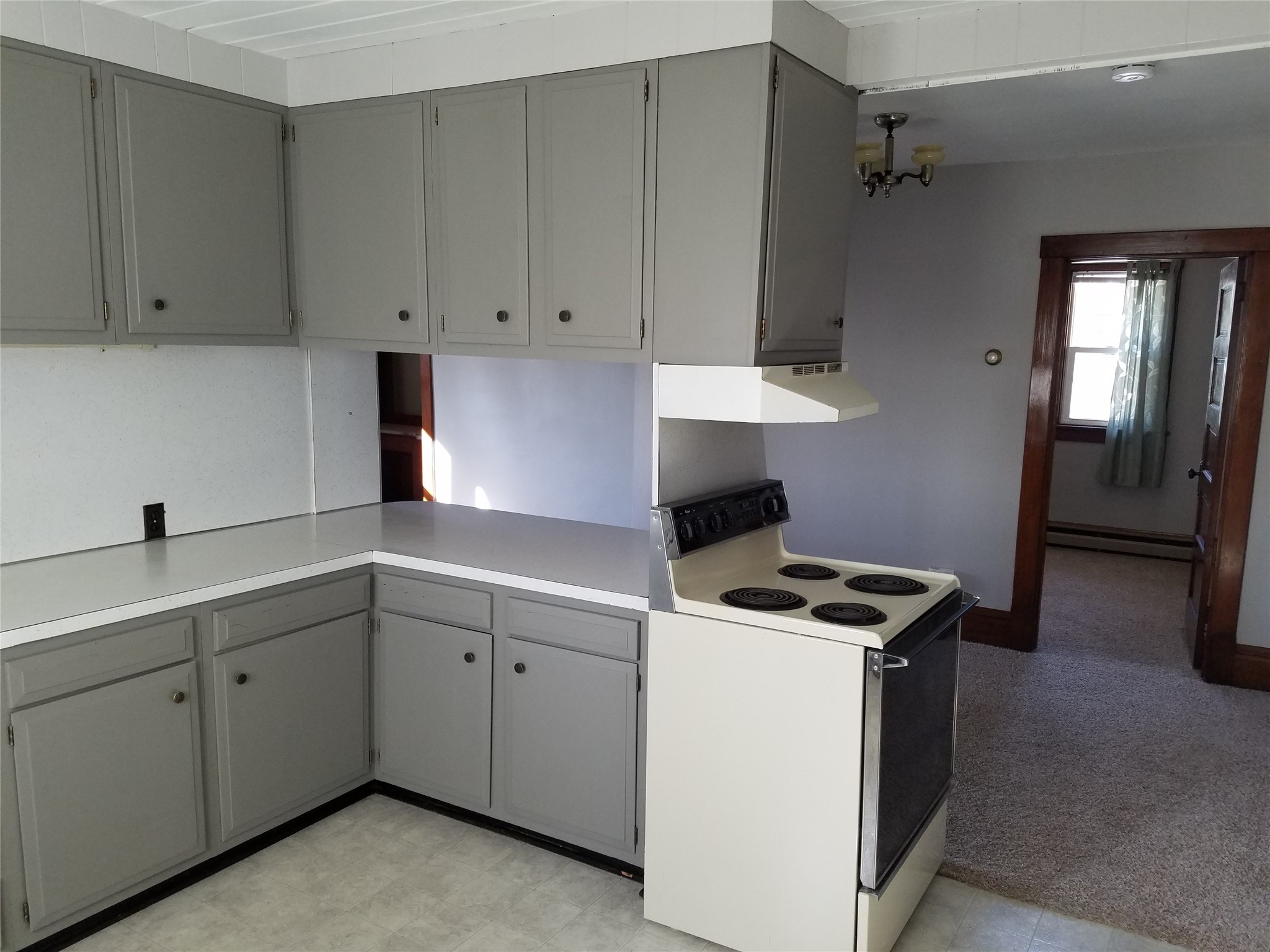 915 Miles Street 1-2 Property Photo 6