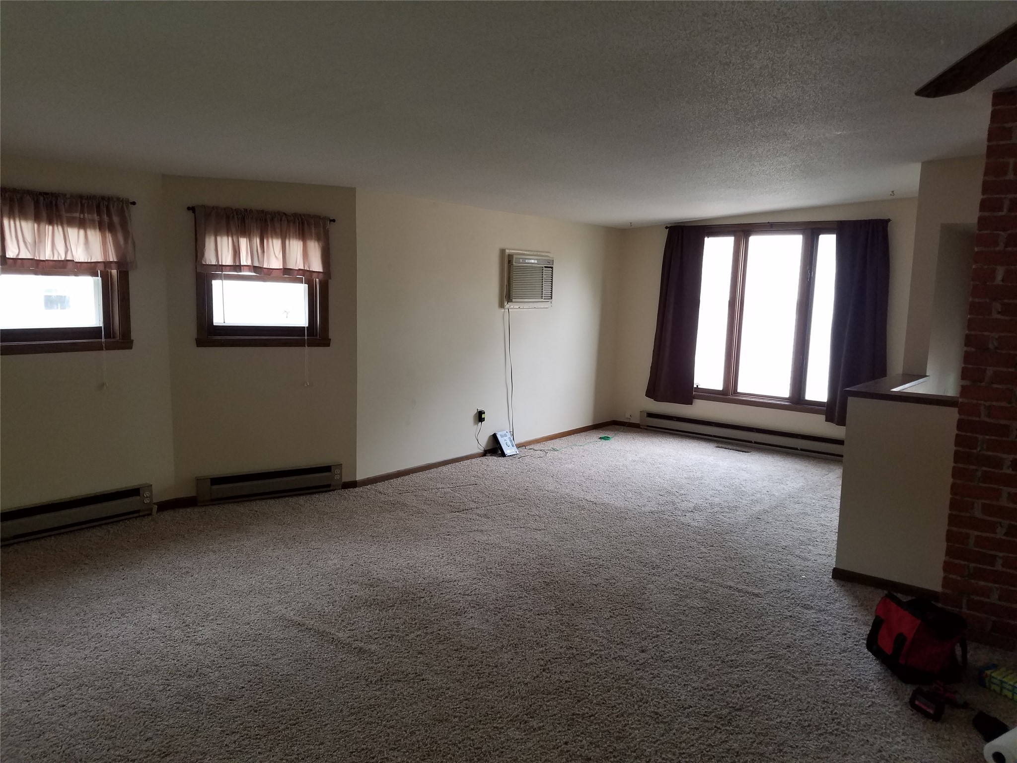 915 Miles Street 1-2 Property Photo 11