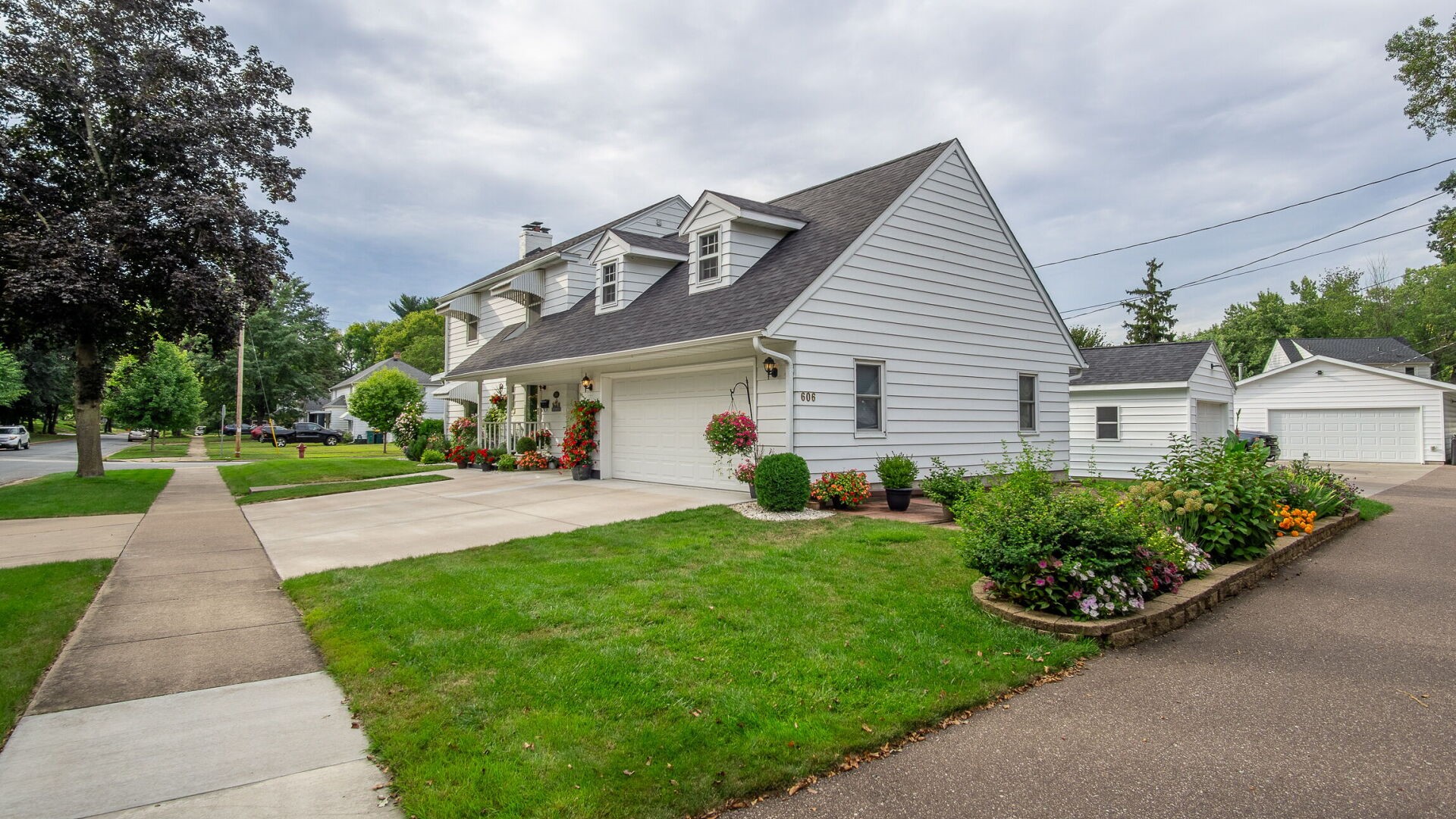 606 Gilbert Ave. Property Photo 4