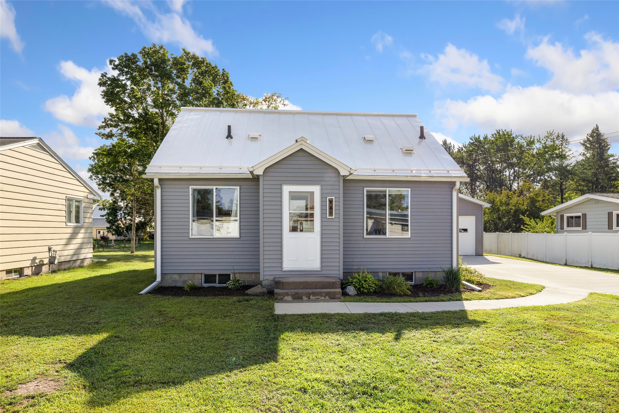651 Elm Street Property Photo 1