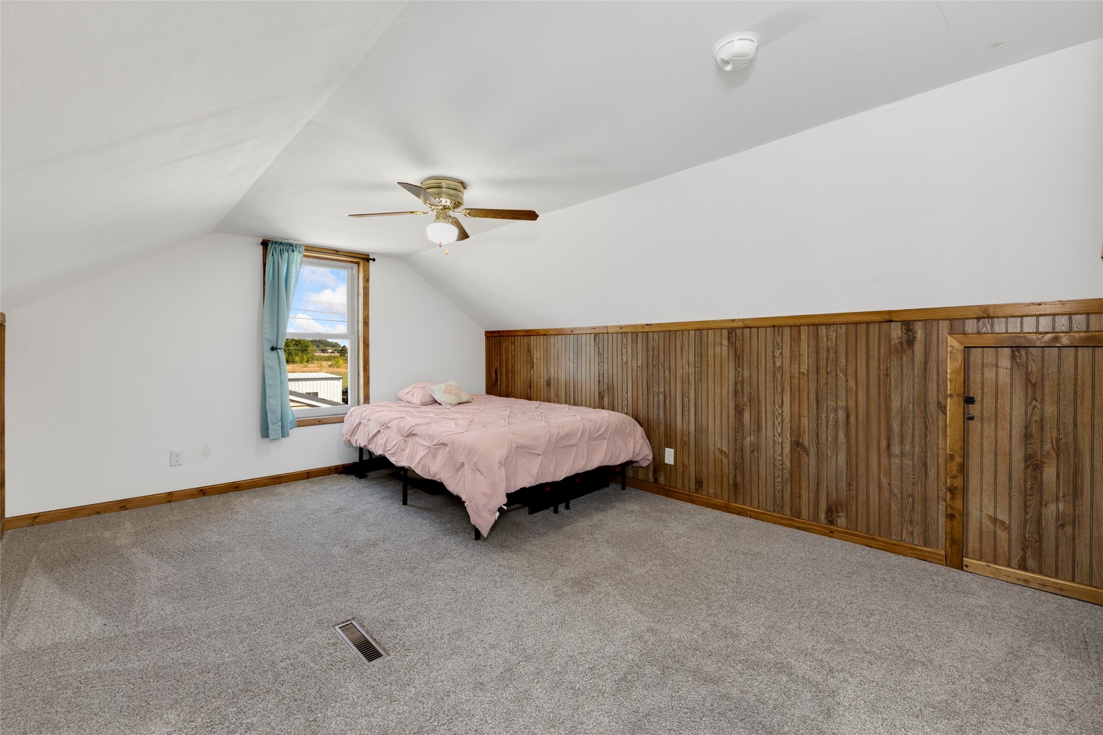 651 Elm Street Property Photo 20