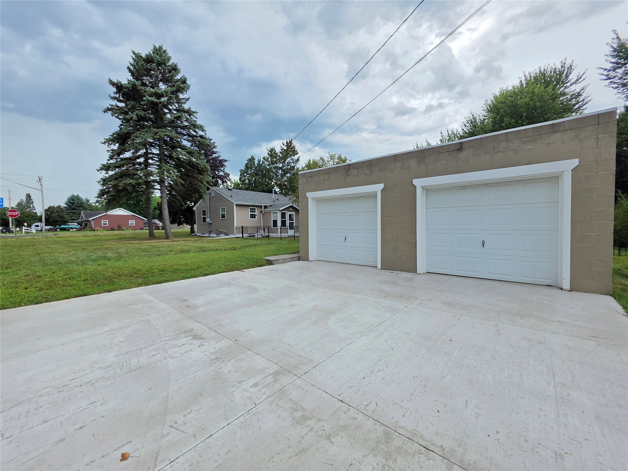 3250 Melby Street Property Photo 3